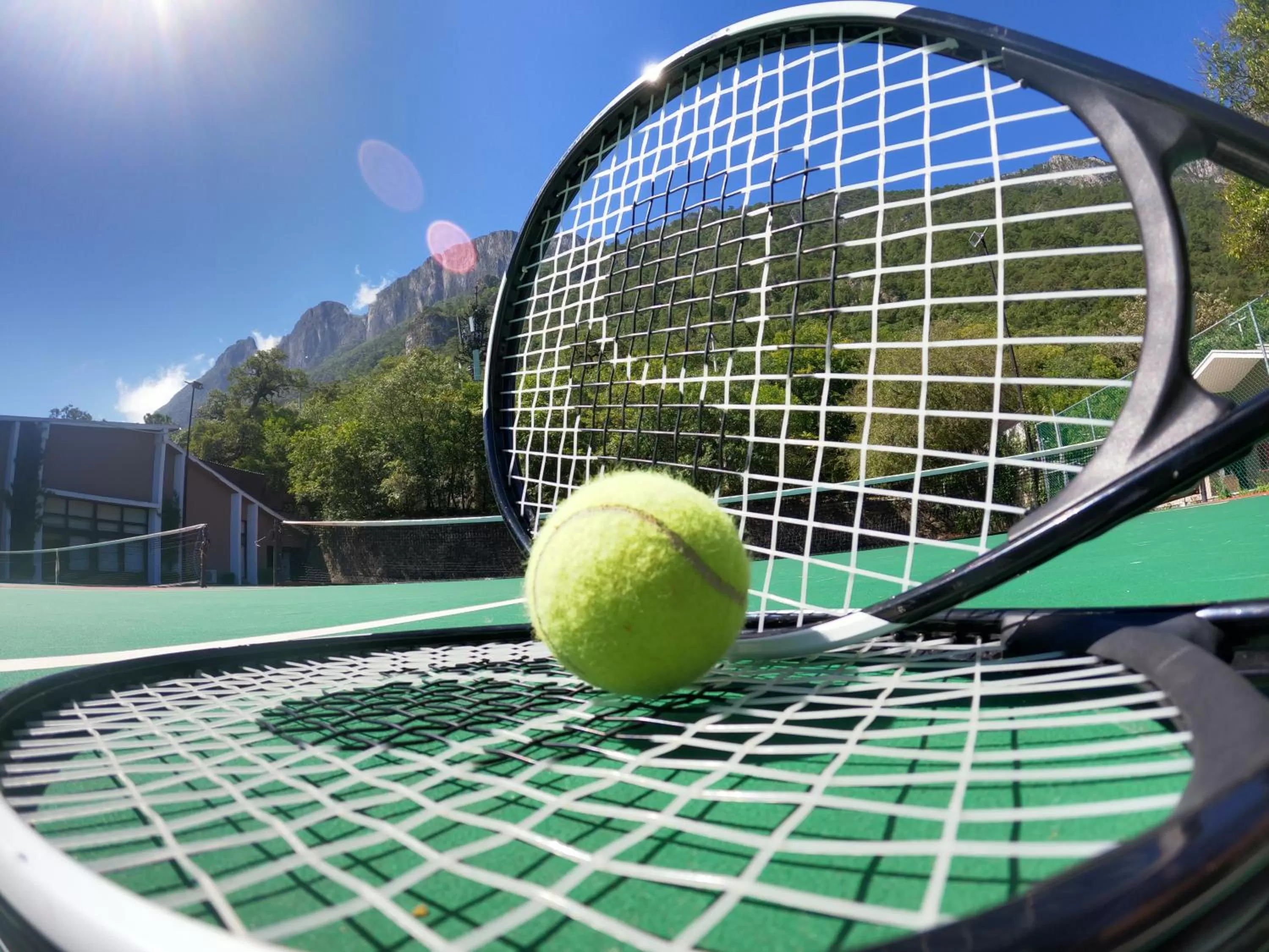 Tennis court in Hotel Chipinque