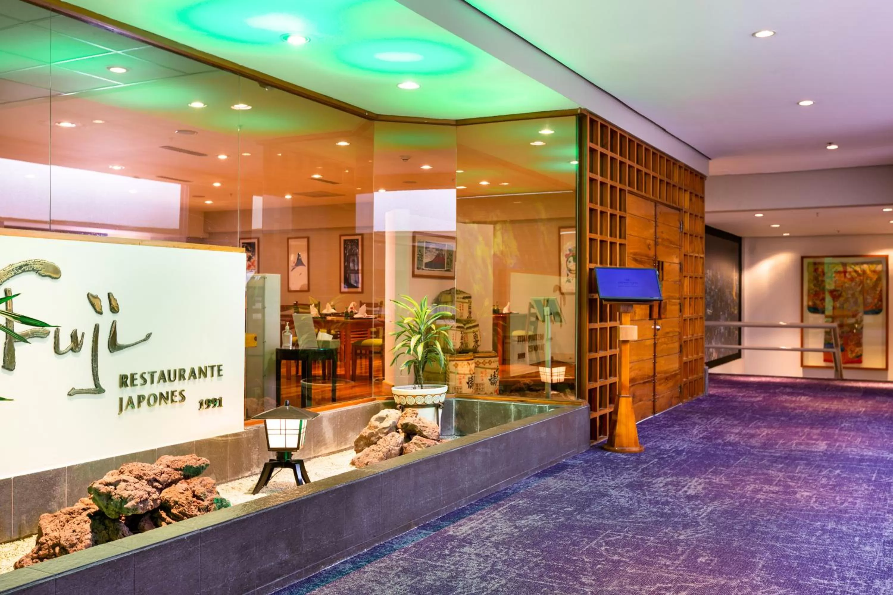 Restaurant/places to eat in Crowne Plaza San Jose La Sabana by IHG