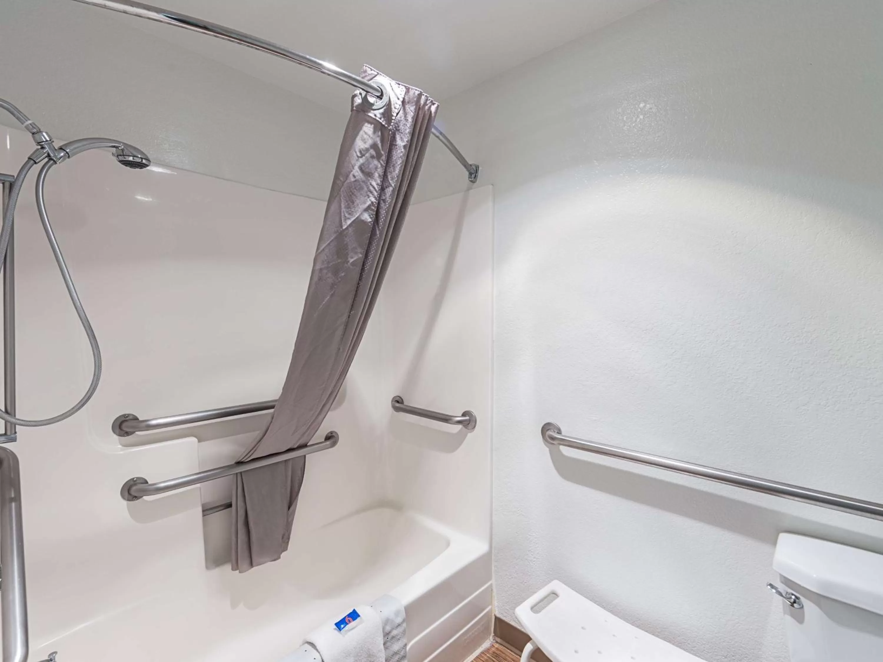 Photo of the whole room in Motel 6 Gold Beach