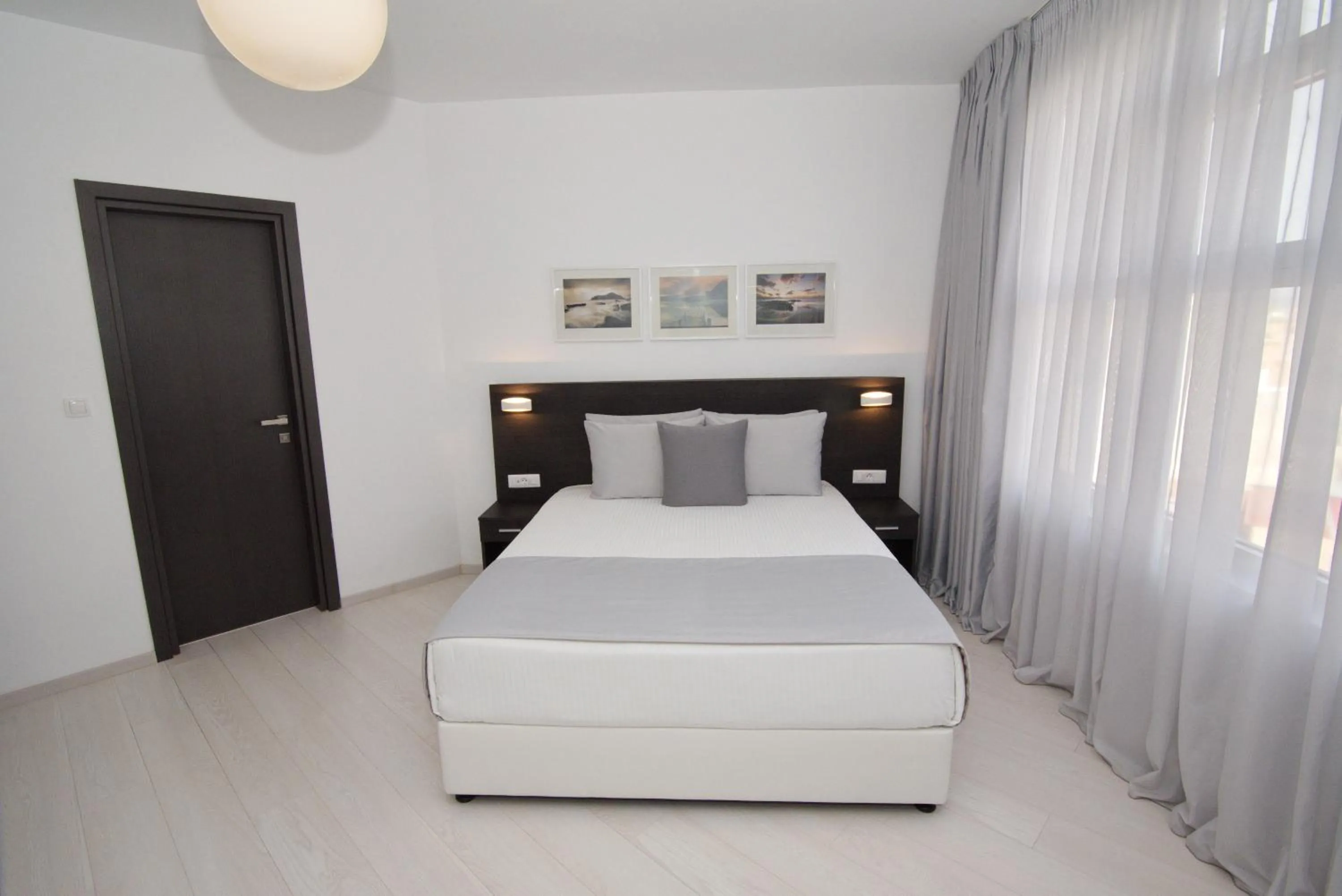 Bedroom, Bed in International Atene hotel