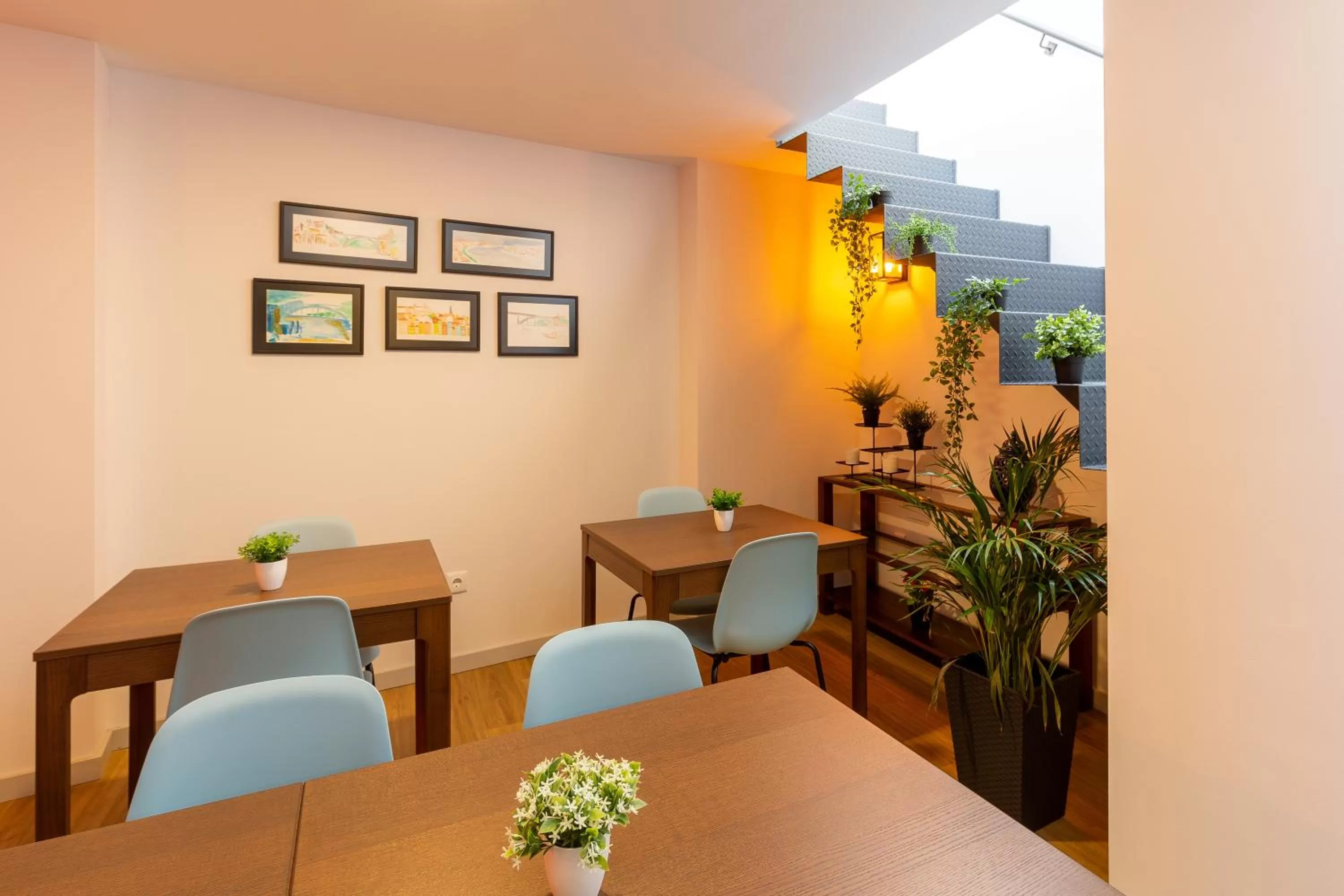 Seating area in Serra do Pilar Porto Suites