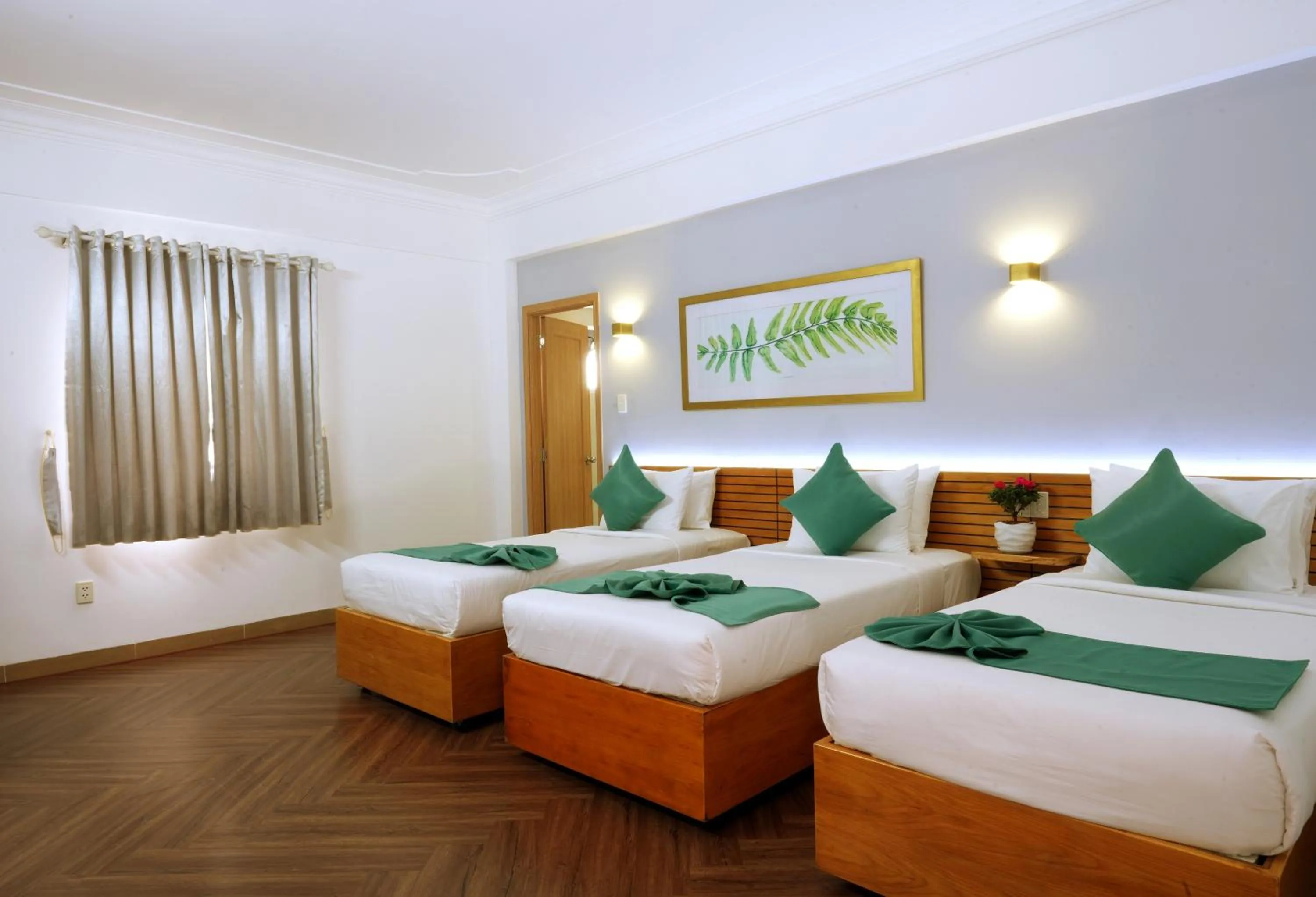 Bedroom, Bed in Sunshine Antique Hotel Saigon