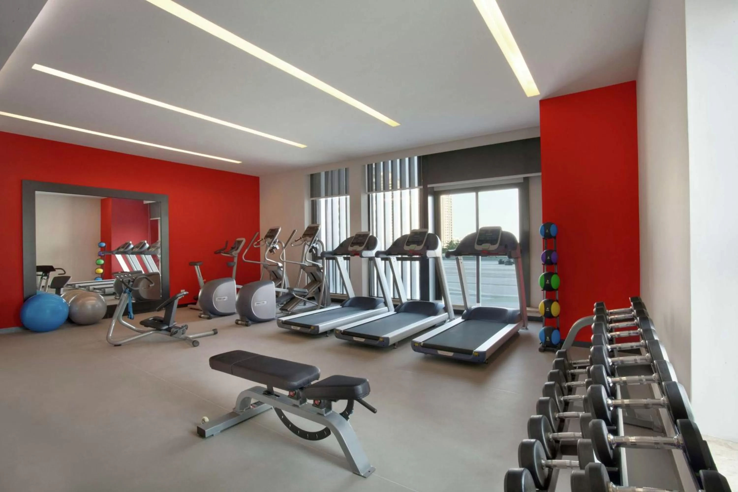 Fitness centre/facilities in Hilton Garden Inn Shenzhen Bao'an