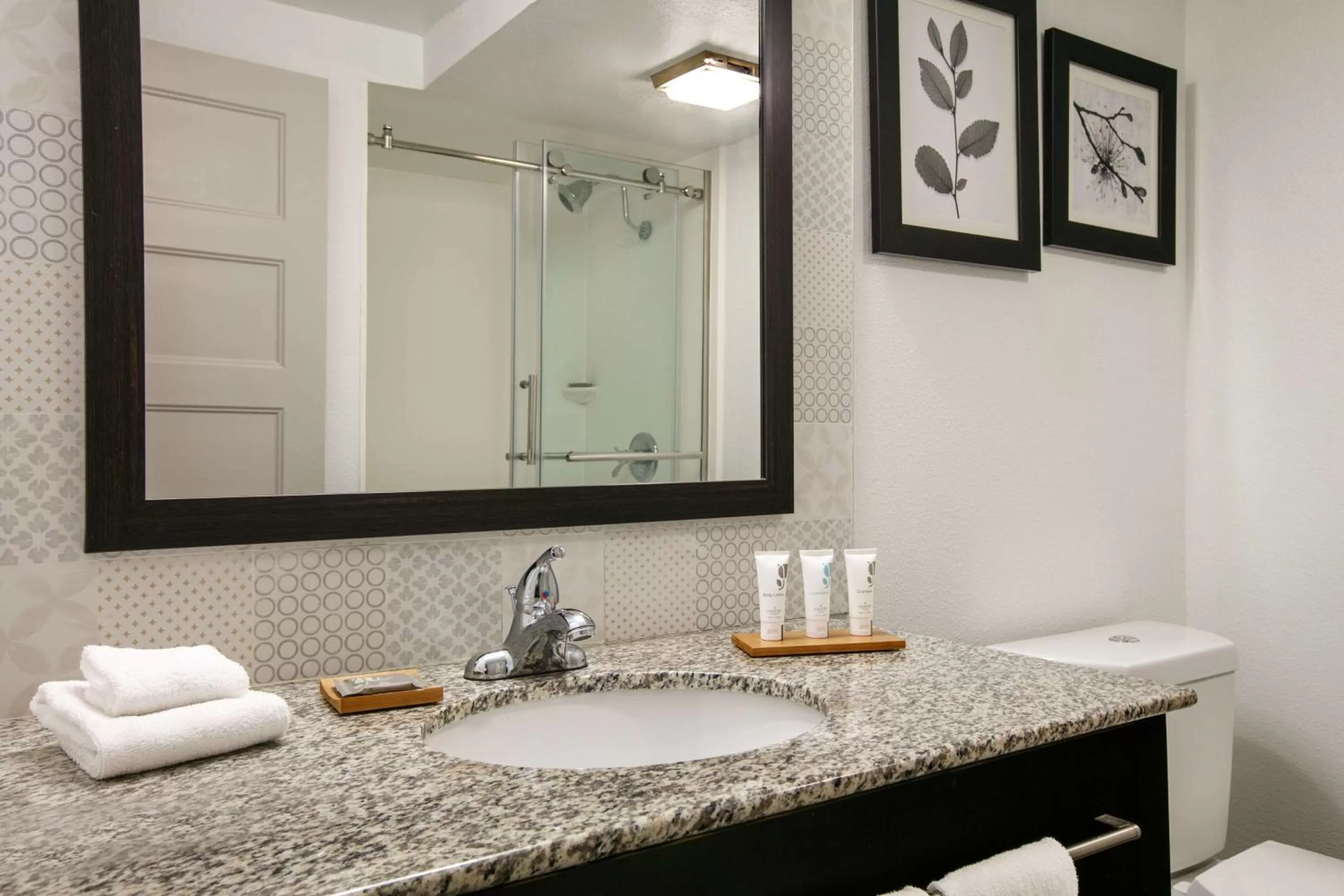 Photo of the whole room, Bathroom in Country Inn & Suites by Radisson, Roanoke Rapids, NC