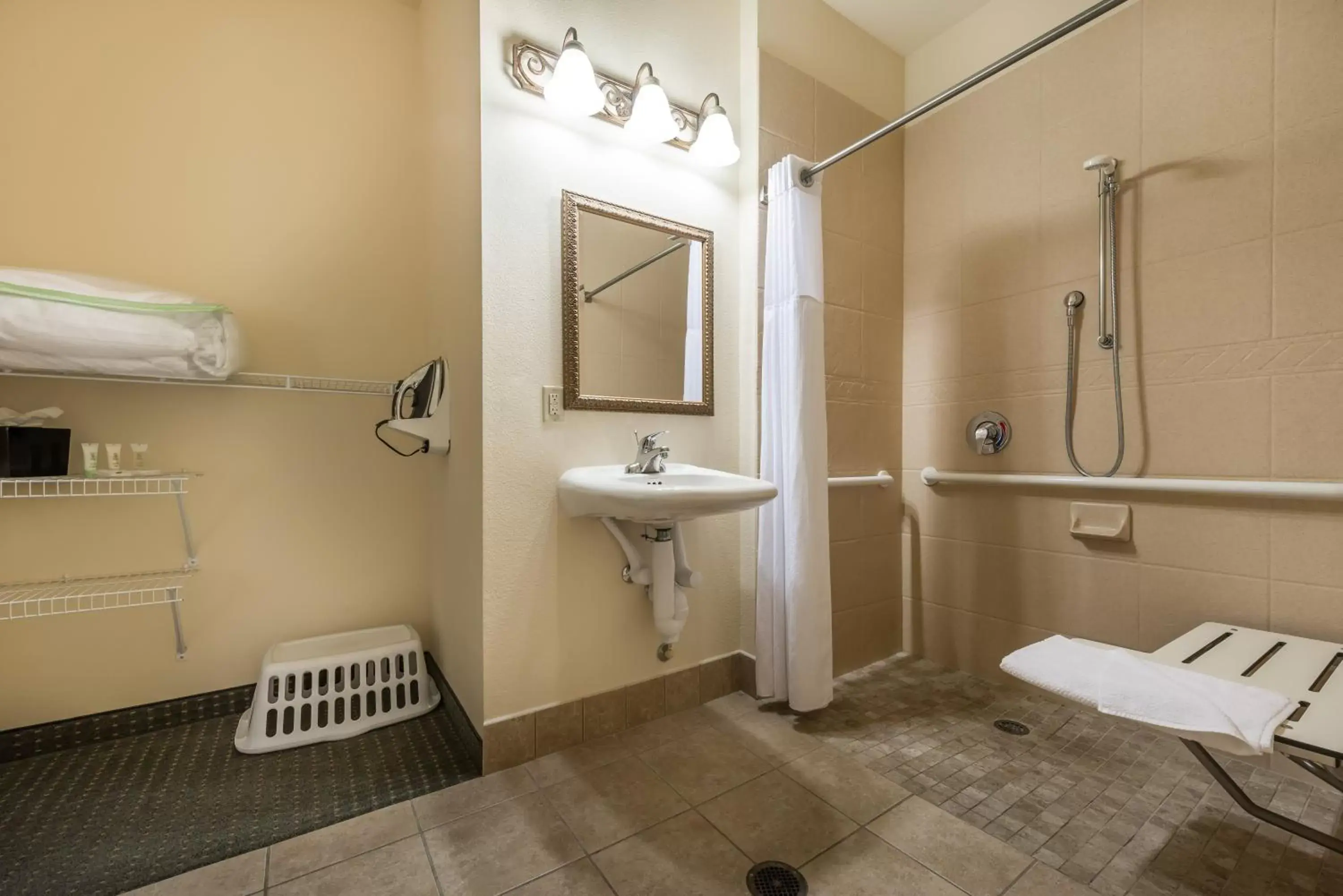 Two-Bedroom Suite with Roll-In Shower - Disability Access in Staybridge Suites Gulf Shores by IHG Two-Bedroom Suite with Roll-In Shower - Disability Access in Staybridge Suites Gulf Shores by IHG