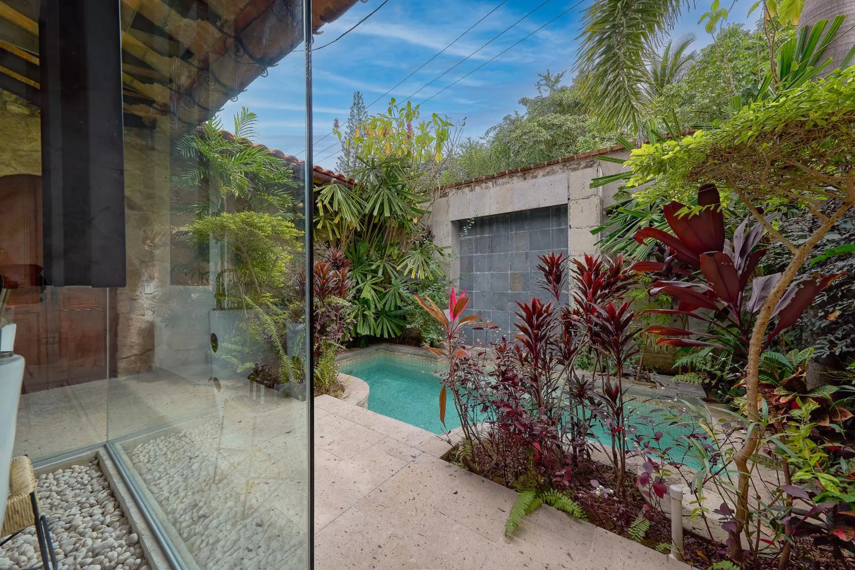 Suite with Private Pool in Maxwell Residences at Indah