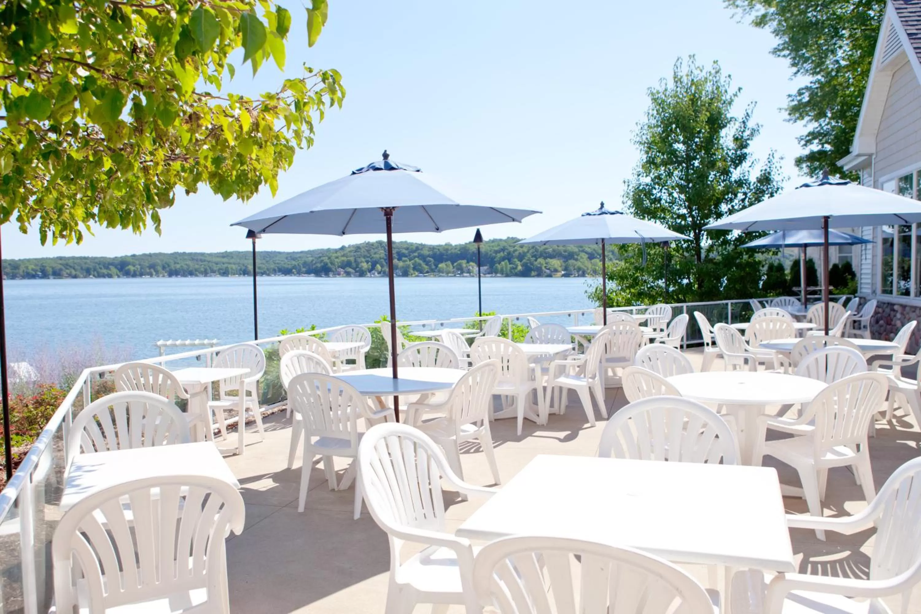 Balcony/Terrace in Bay Pointe Inn