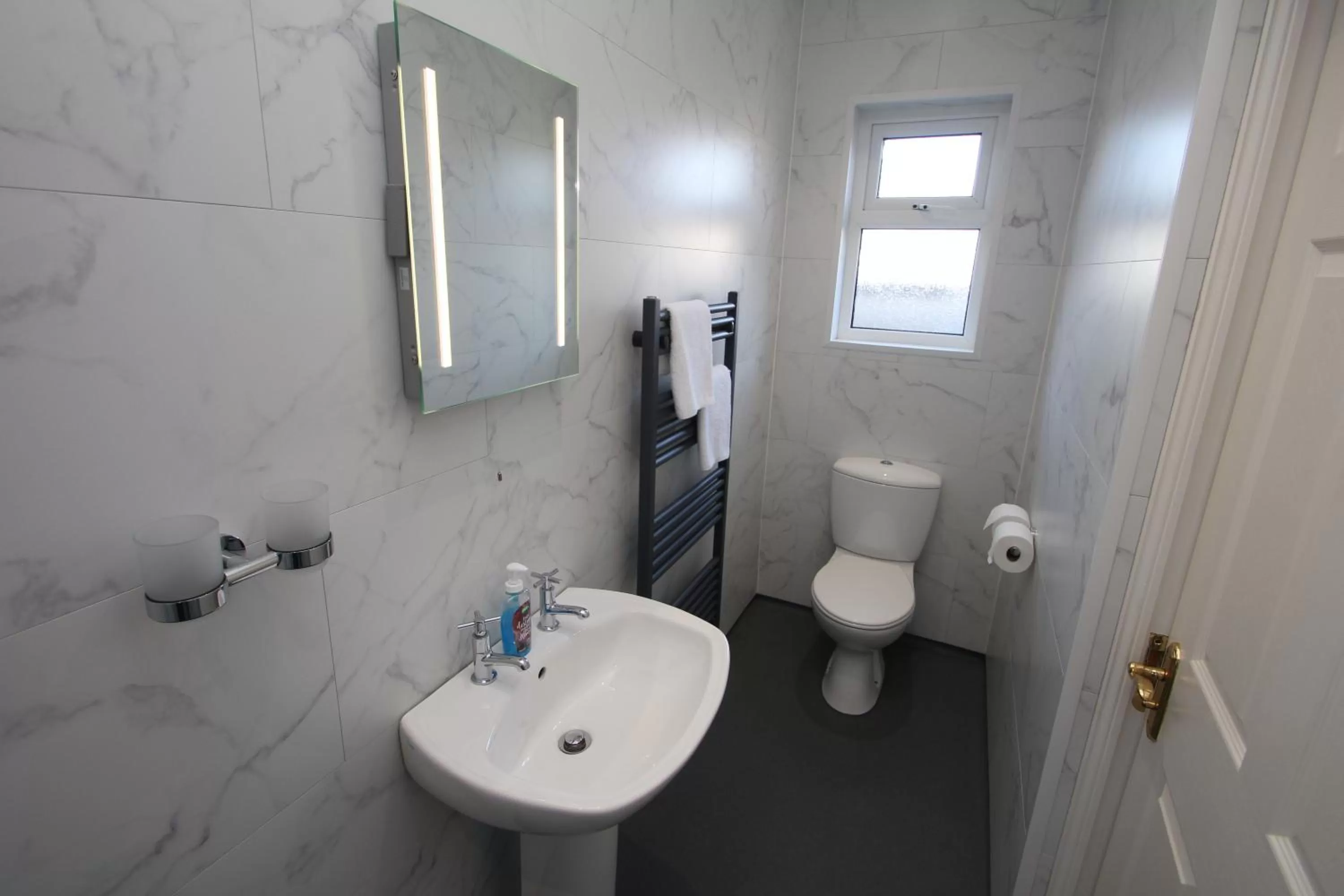 Bathroom in North Coast Motel