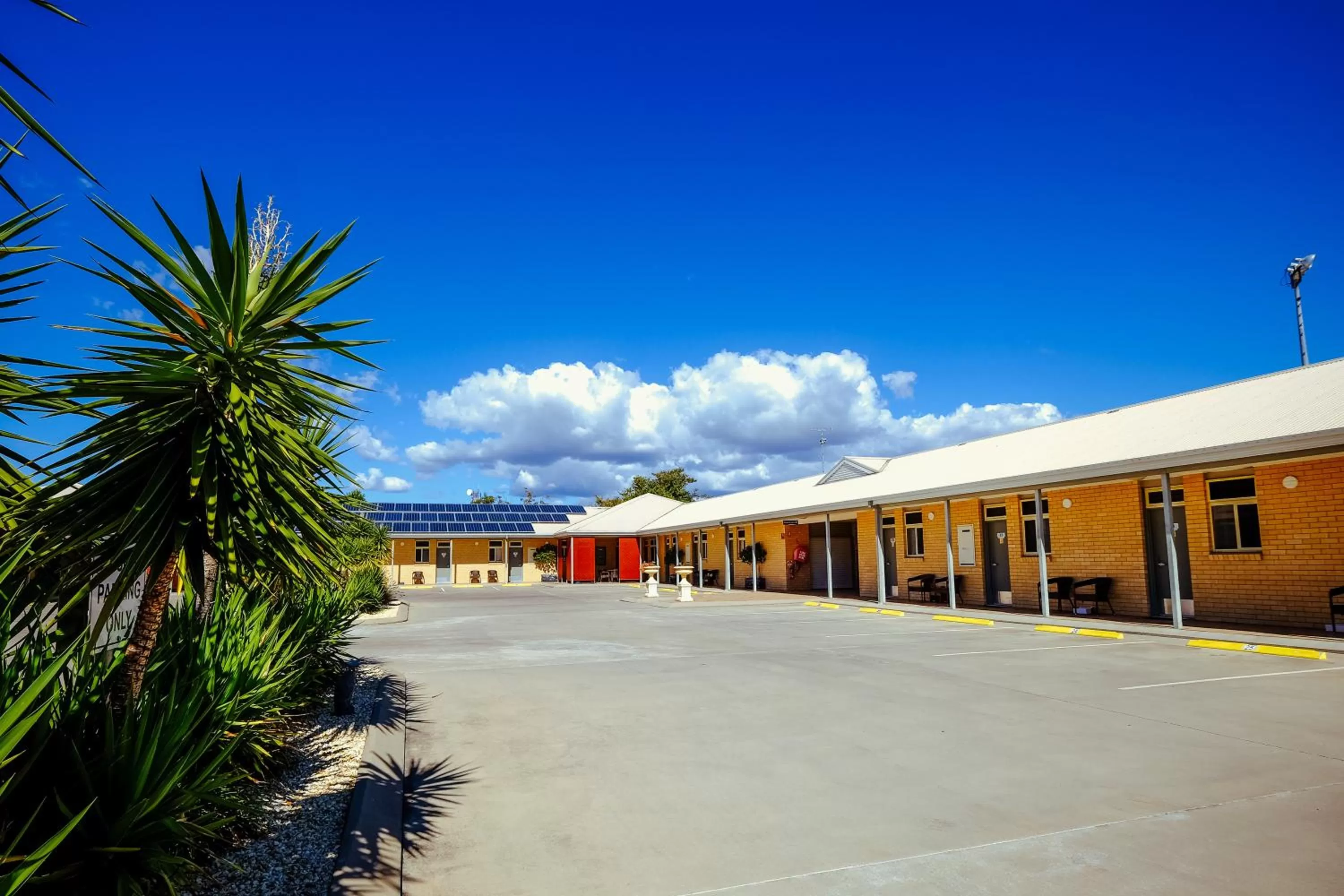 Property building in Club Motor Inn