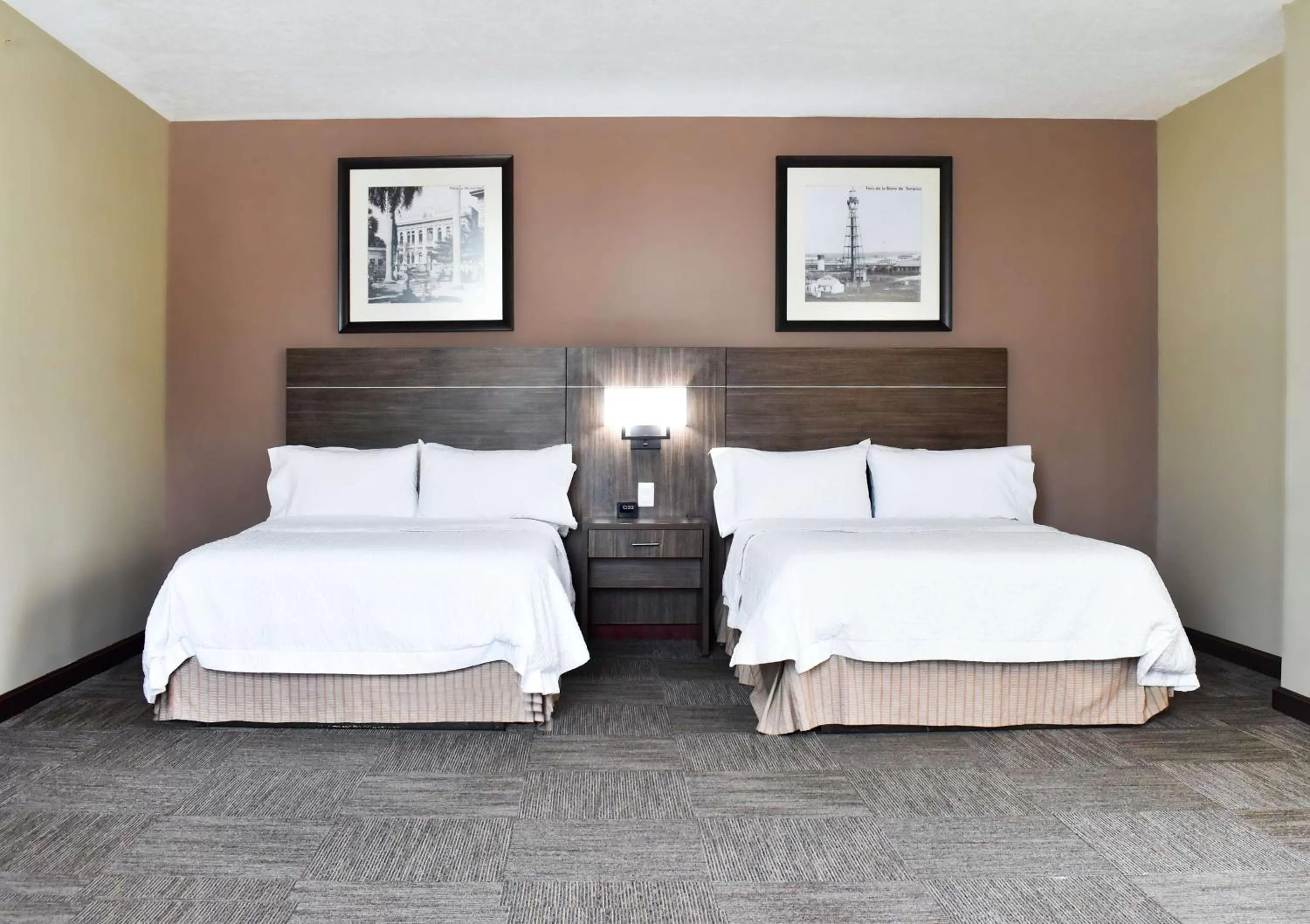 Bed in Hampton Inn Tampico Zona Dorada