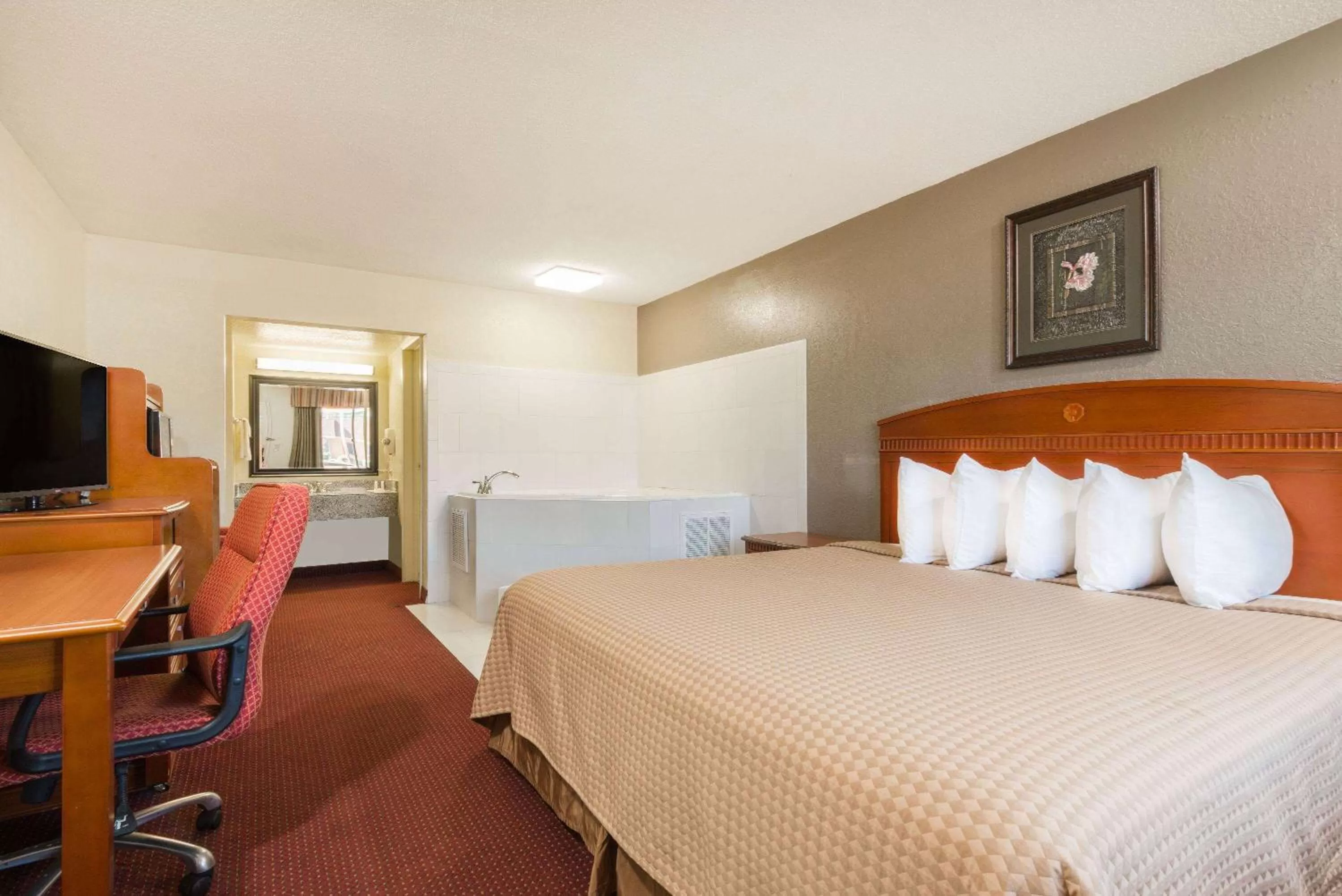 Photo of the whole room, Bed in Days Inn by Wyndham Paintsville