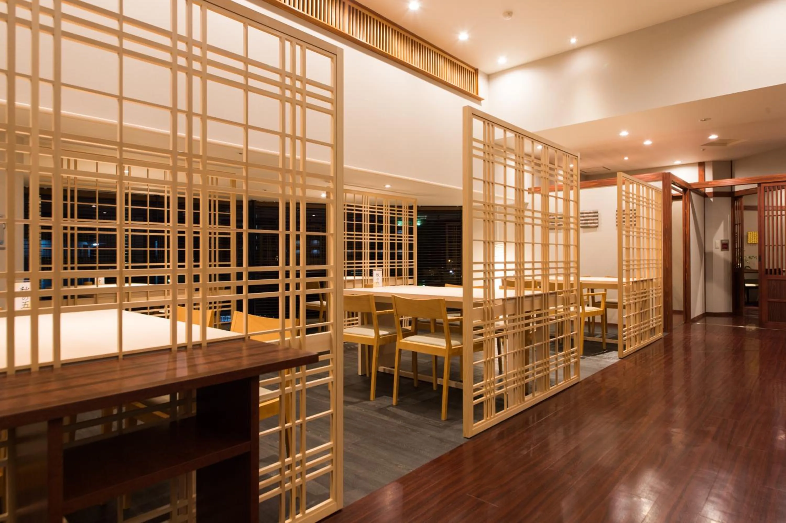 Restaurant/places to eat in Grandia Housen