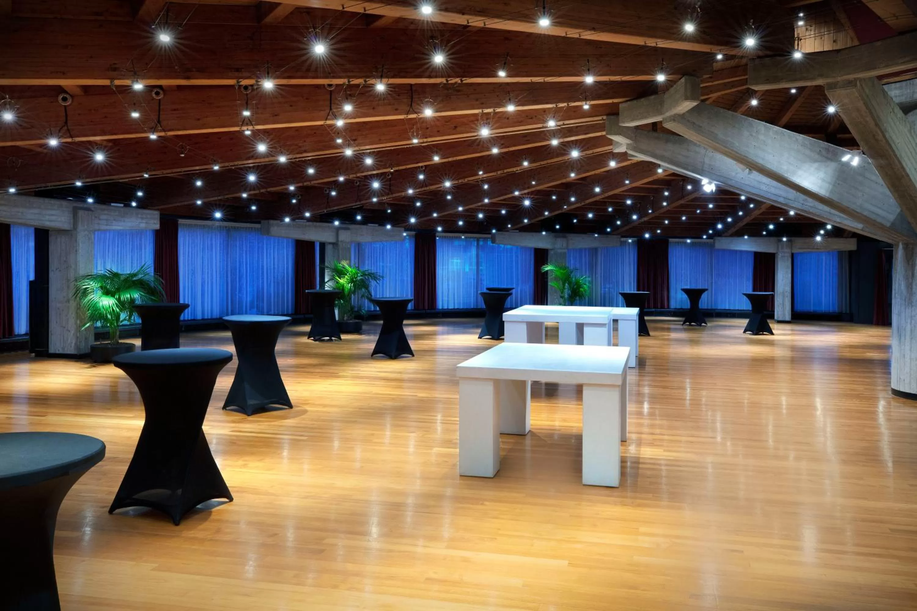 Restaurant/places to eat in Crowne Plaza Milan Linate by IHG