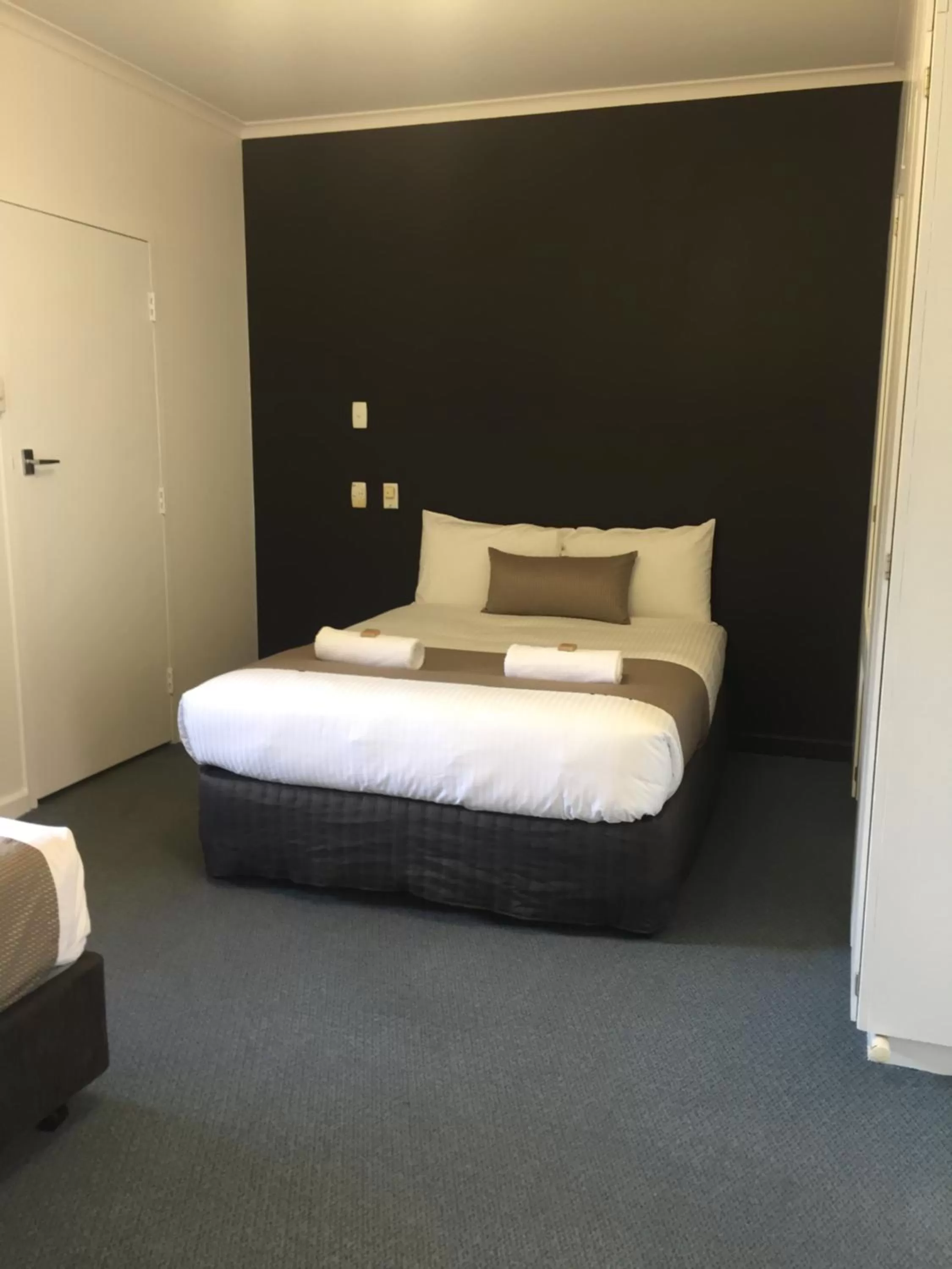 Bedroom, Bed in Port Pirie Accommodation and Apartments