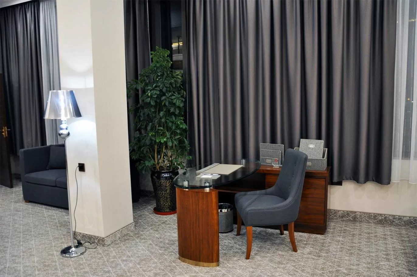 Parliament Palace Hotel