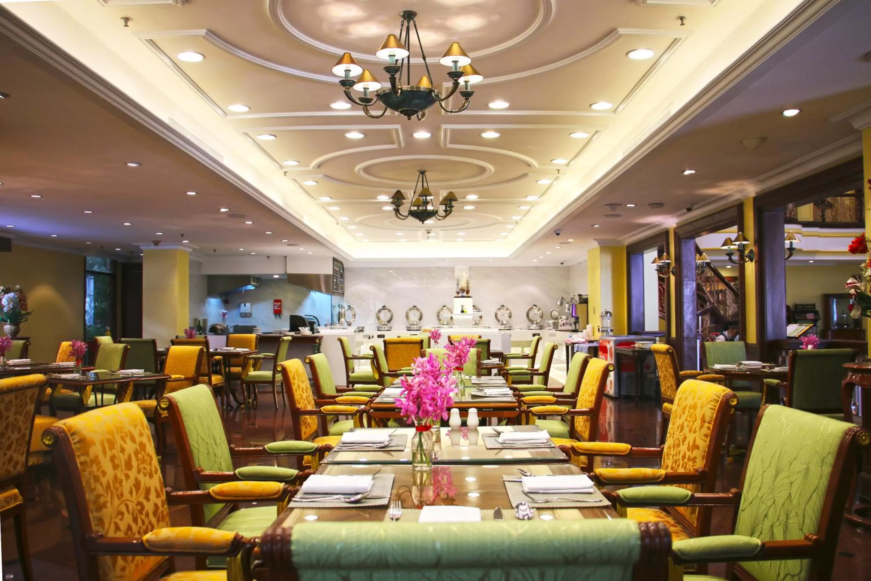 Restaurant/places to eat in Evergreen Laurel Hotel Bangkok