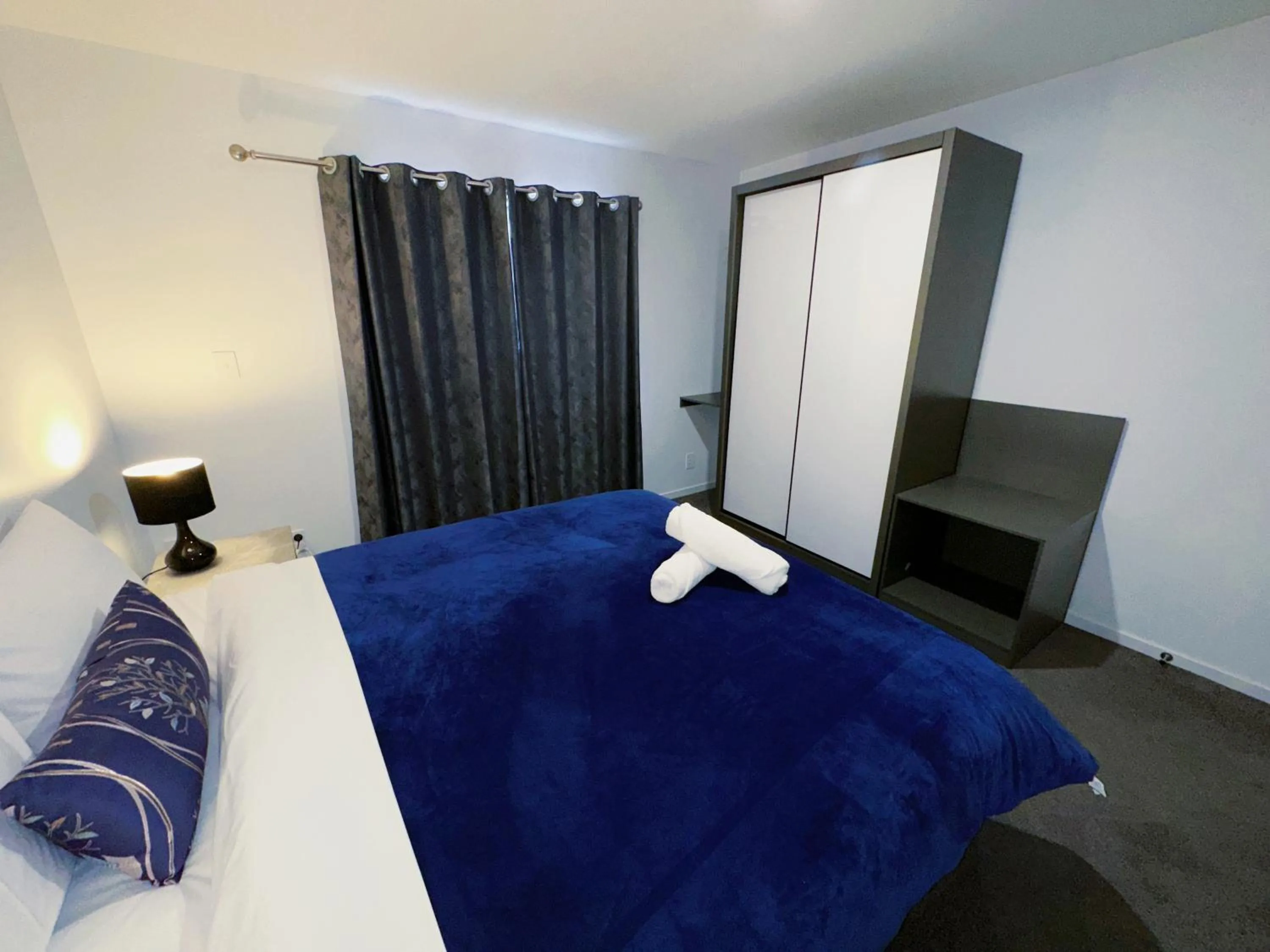 Bedroom, Bed in Brylin Motel