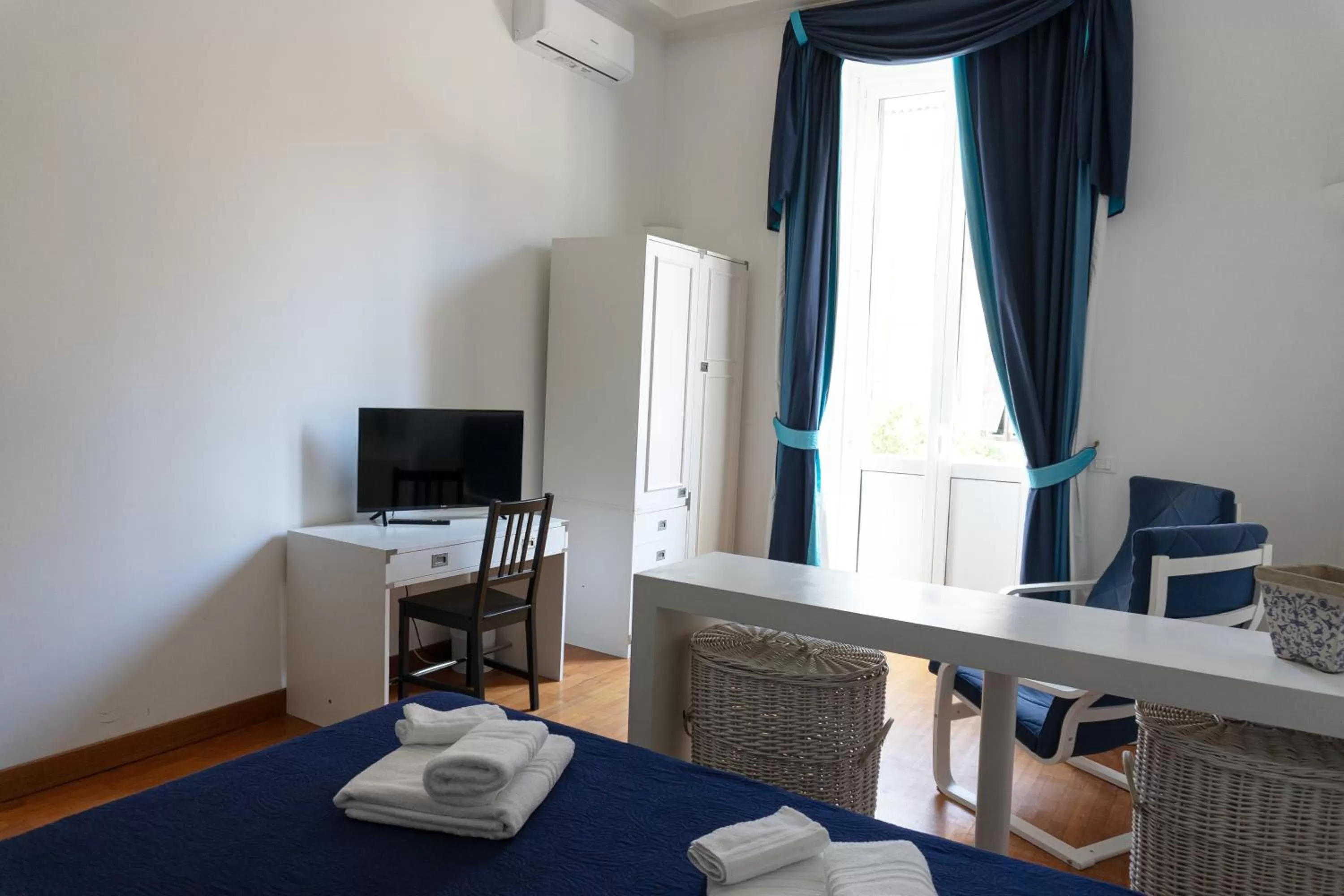 TV and multimedia, Bed in Residenza Romana