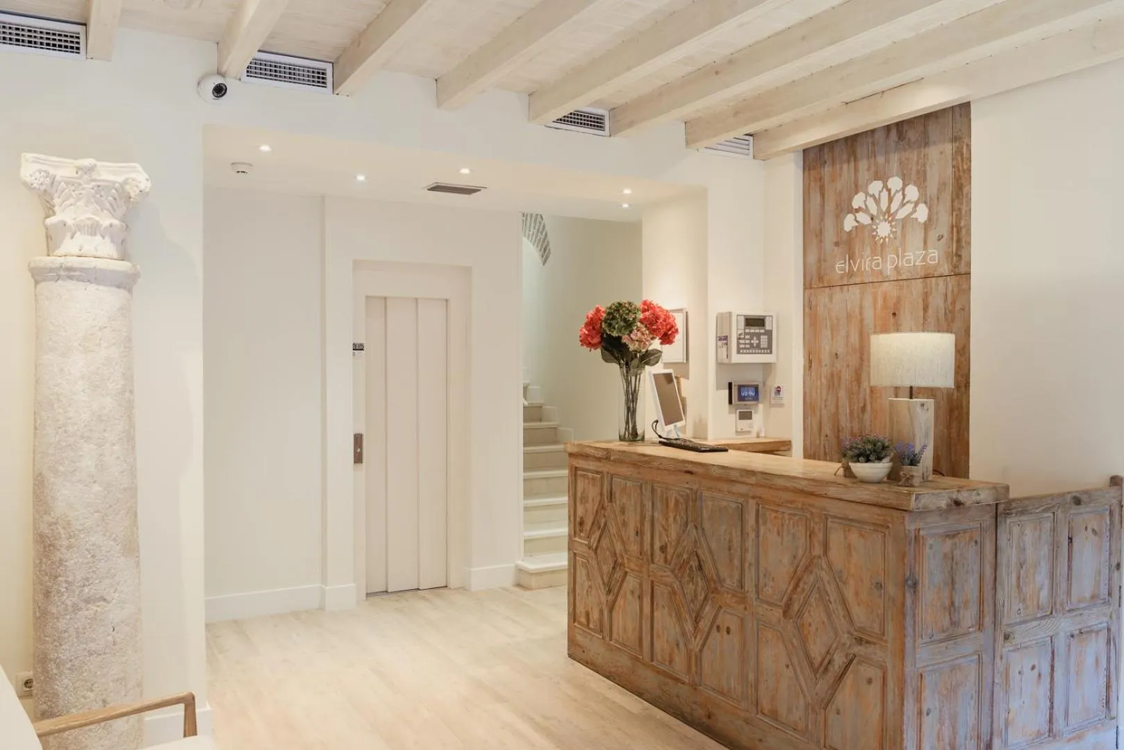 Lobby or reception in Hotel Boutique Elvira Plaza