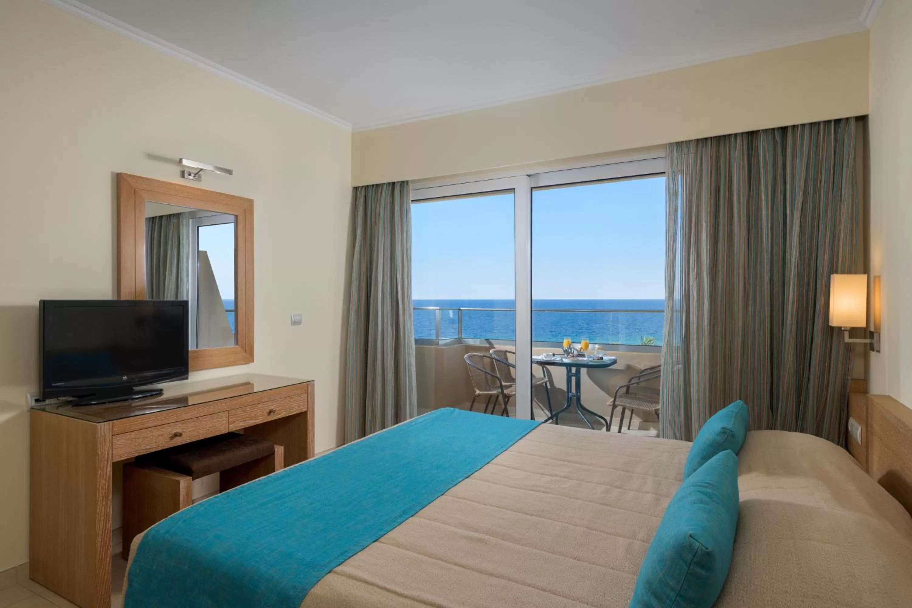 Deluxe Apartment (2-5 Adults) with Sea View in Sun Beach Resort