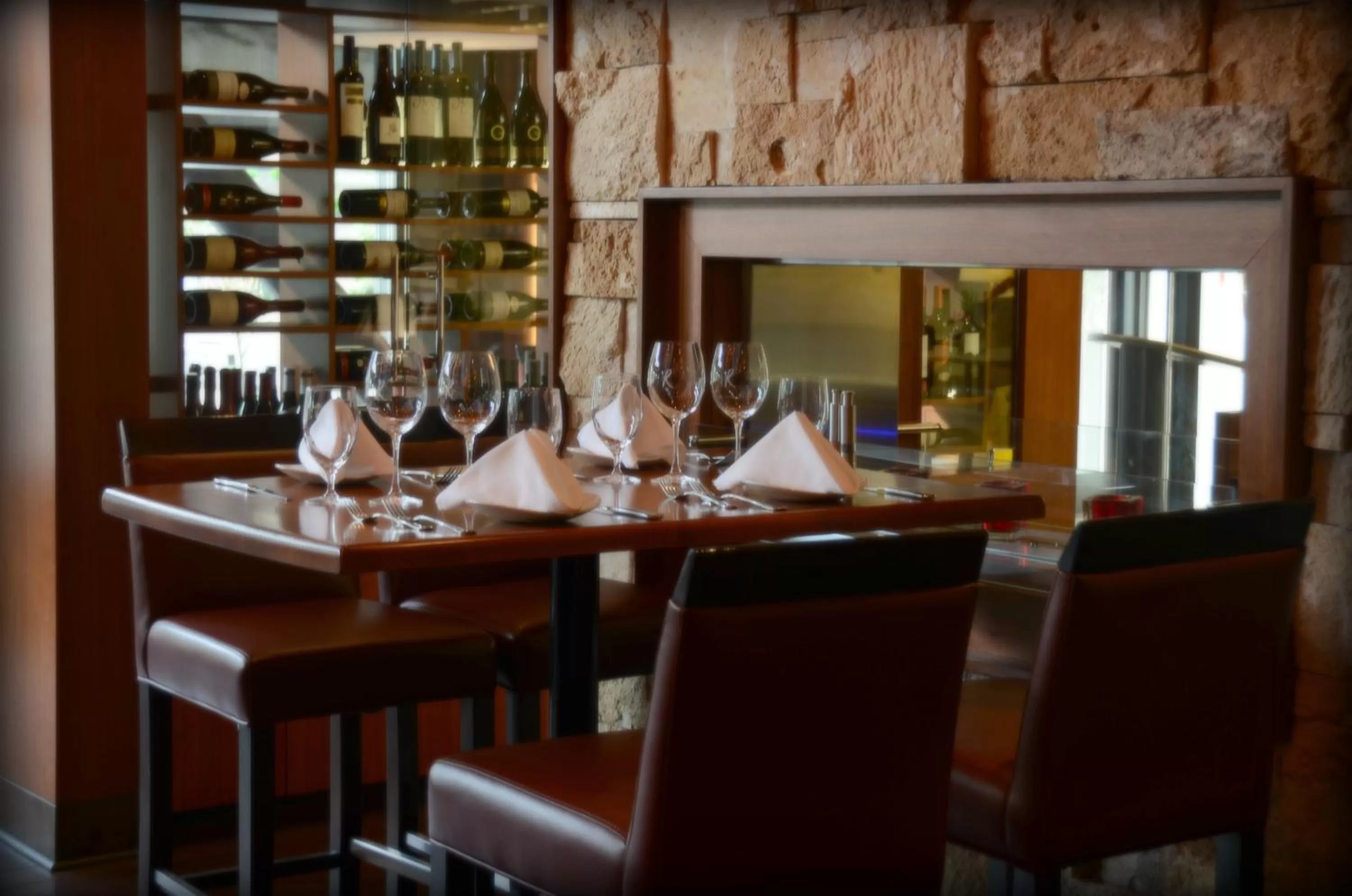 Restaurant/places to eat in The Holman Grand Hotel