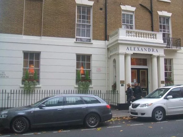 Facade/entrance in Alexandra Hotel