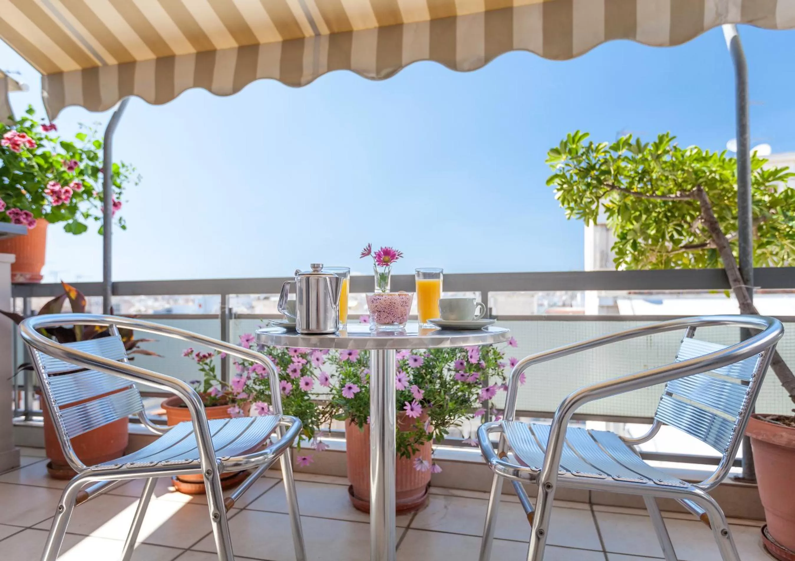 Balcony/Terrace in Lilia Hotel