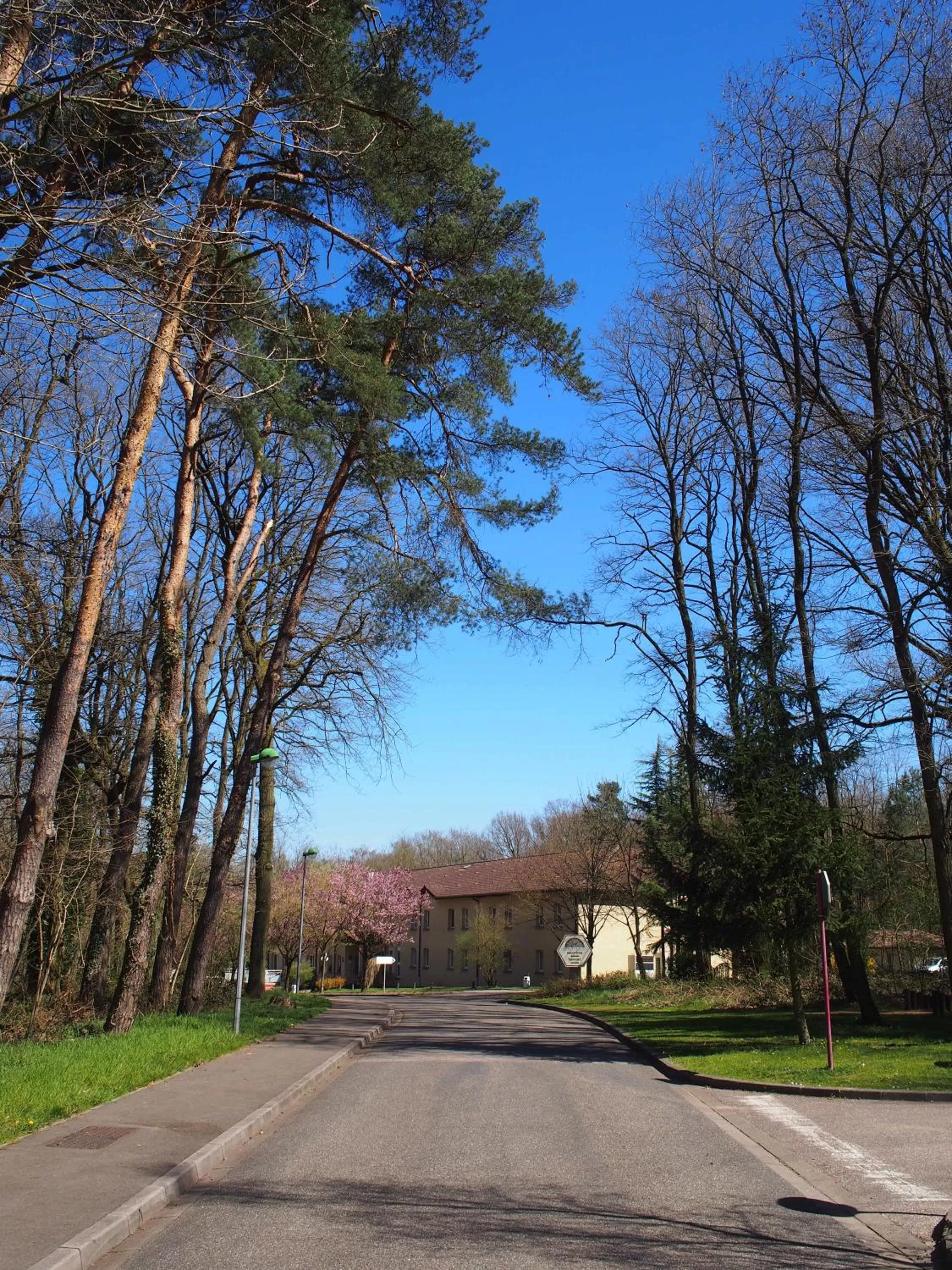 Facade/entrance in Hôtel et Restaurant Aster, Saint-Avold Nord
