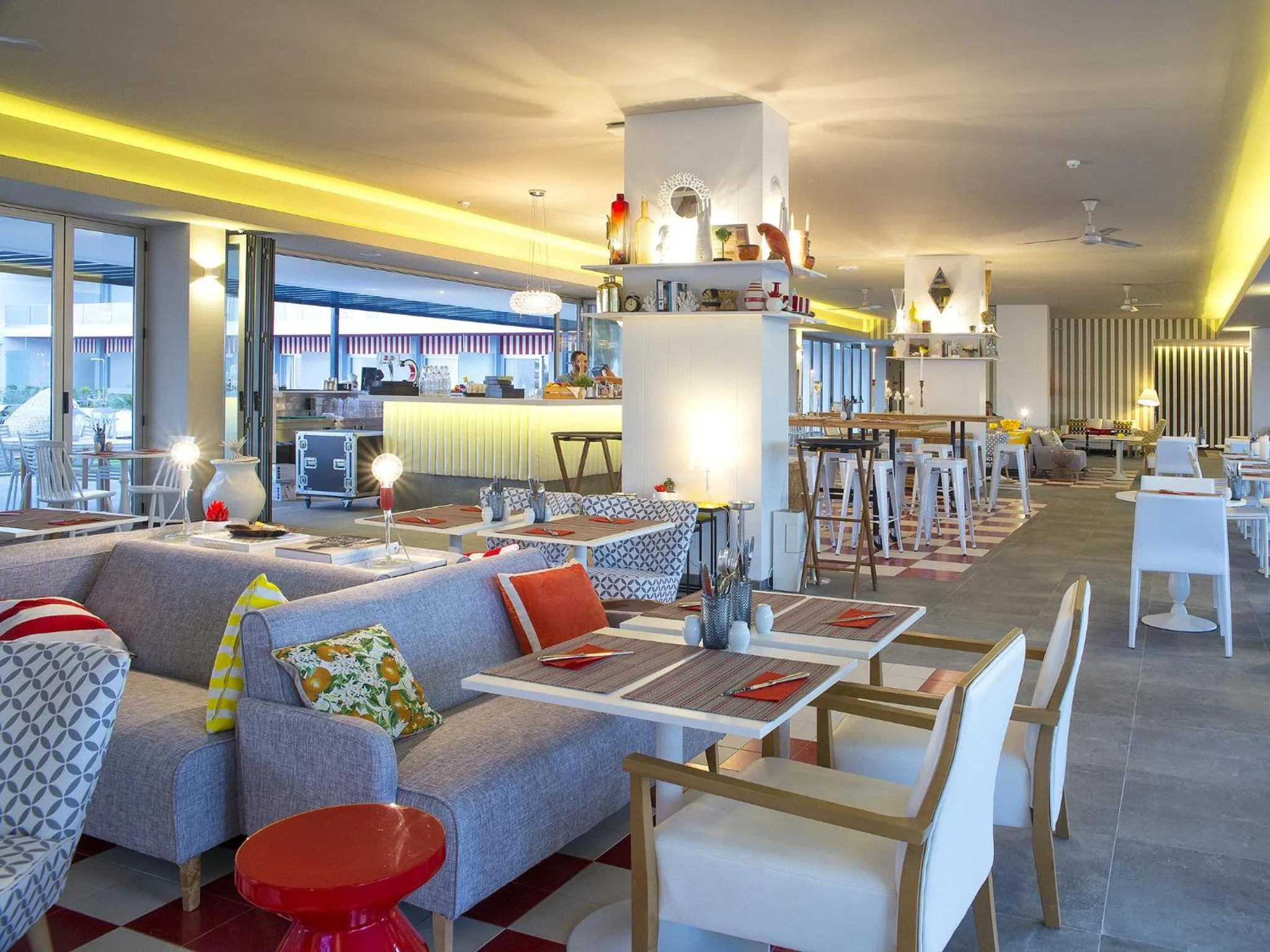 Lounge or bar in Pestana Alvor South Beach Premium Suite Hotel