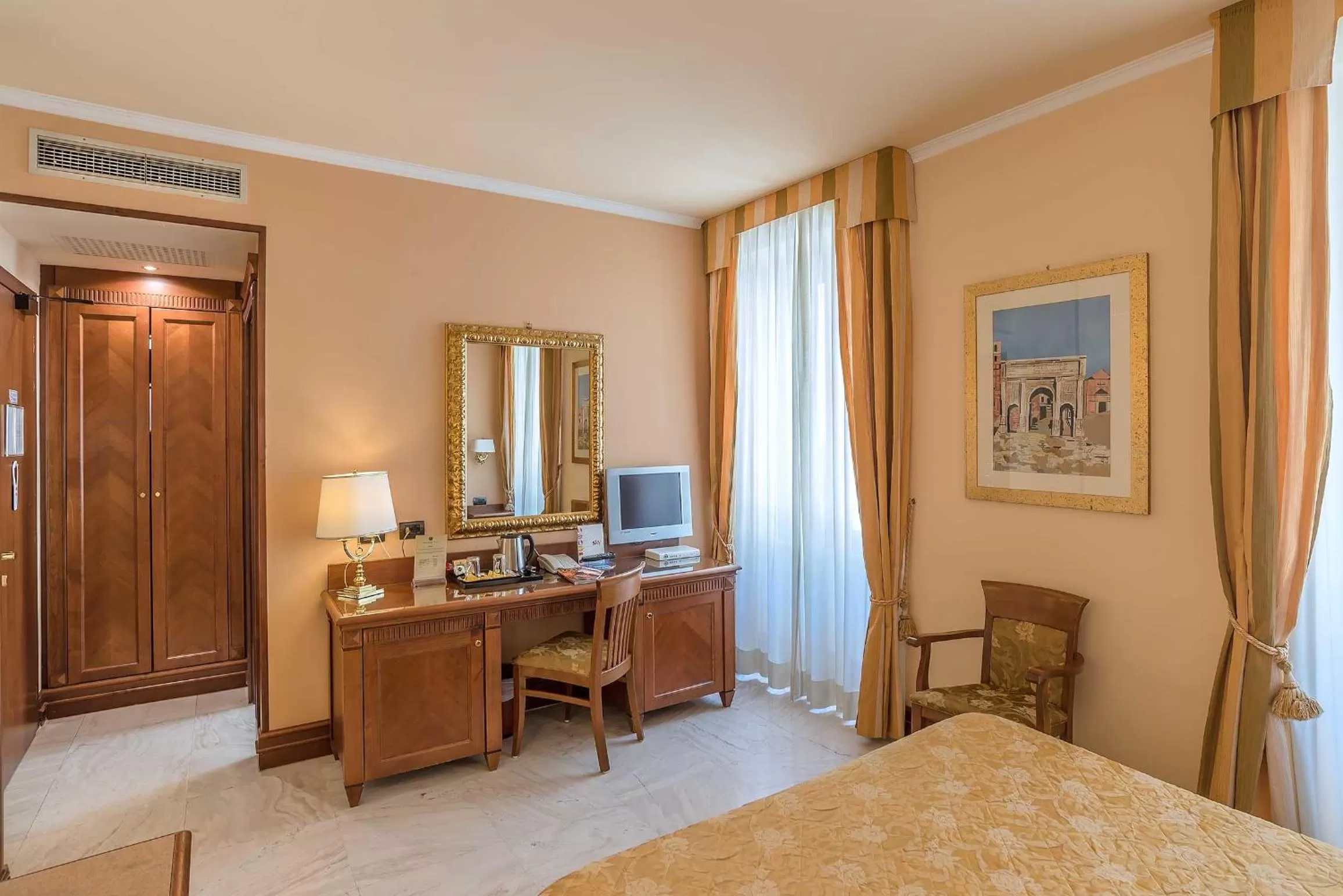 Photo of the whole room, Bed in Tmark Hotel Vaticano