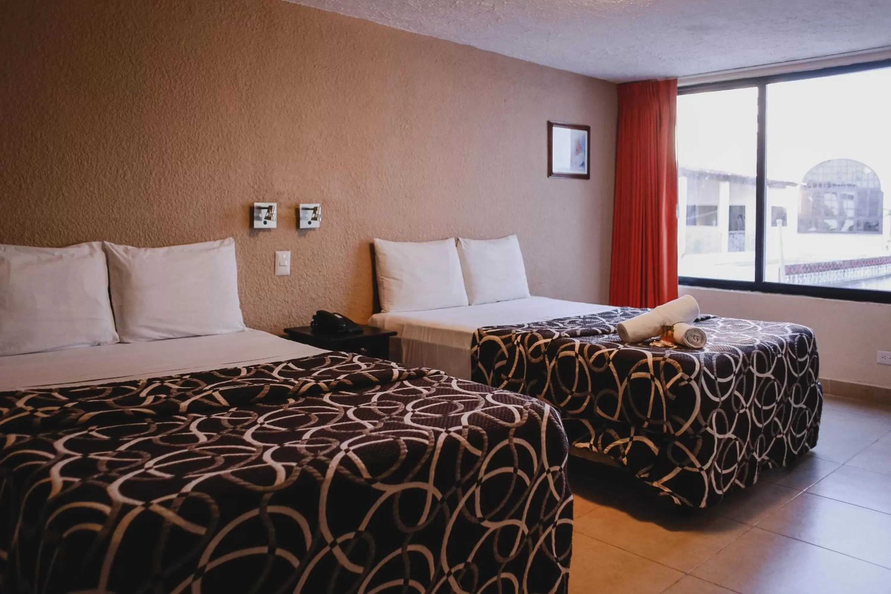 Bedroom, Bed in Hotel Colon Merida