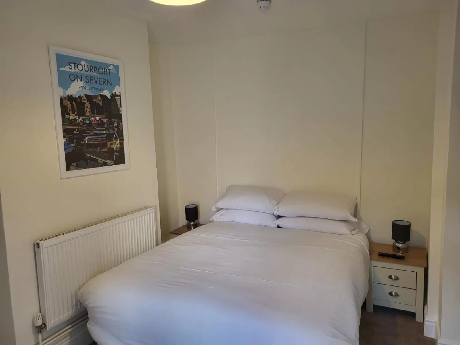 Bed in The Bird in Hand