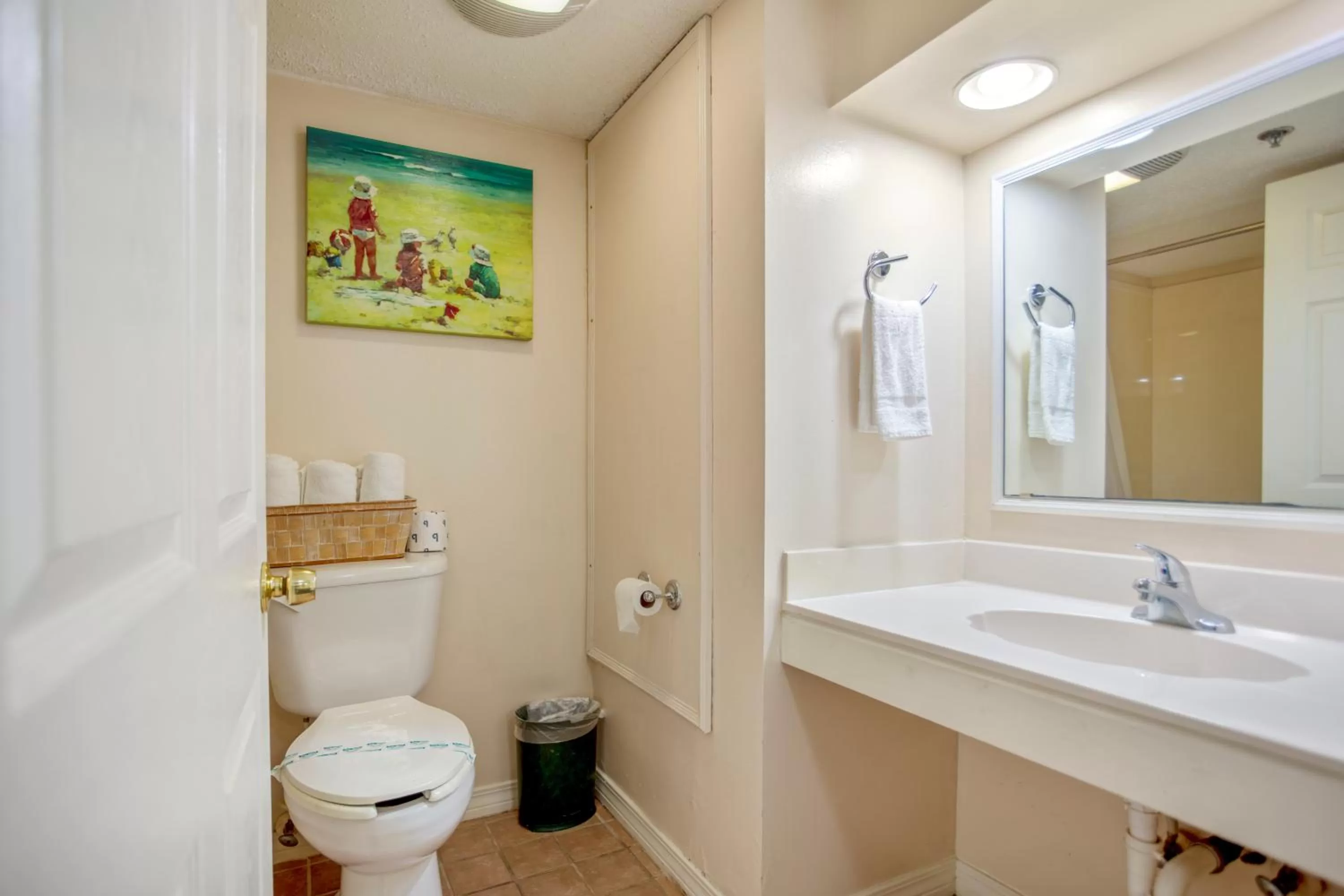 Bathroom in Edgewater Inn - Biloxi Beach