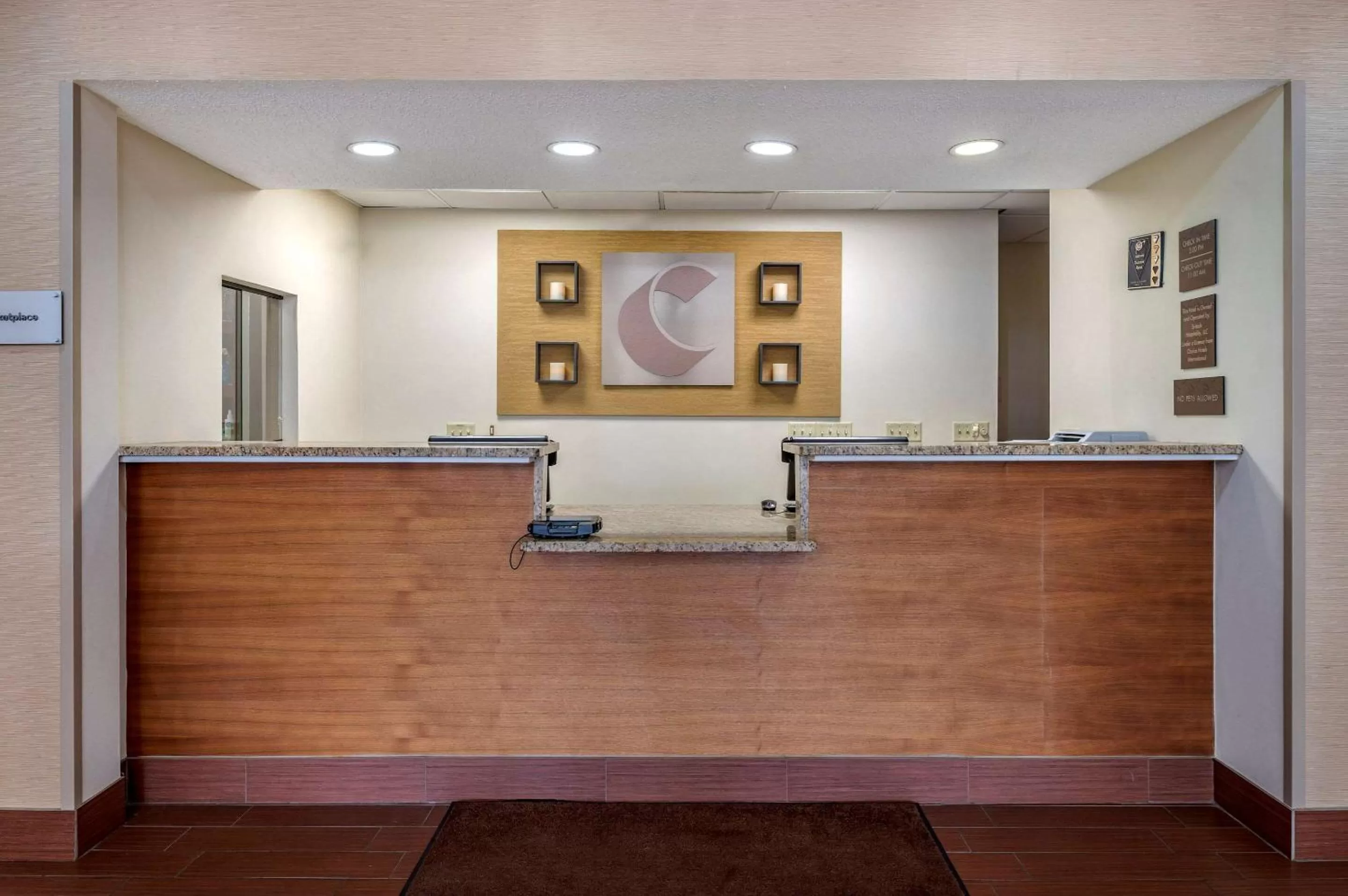 Lobby or reception in Comfort Suites Elkhart North