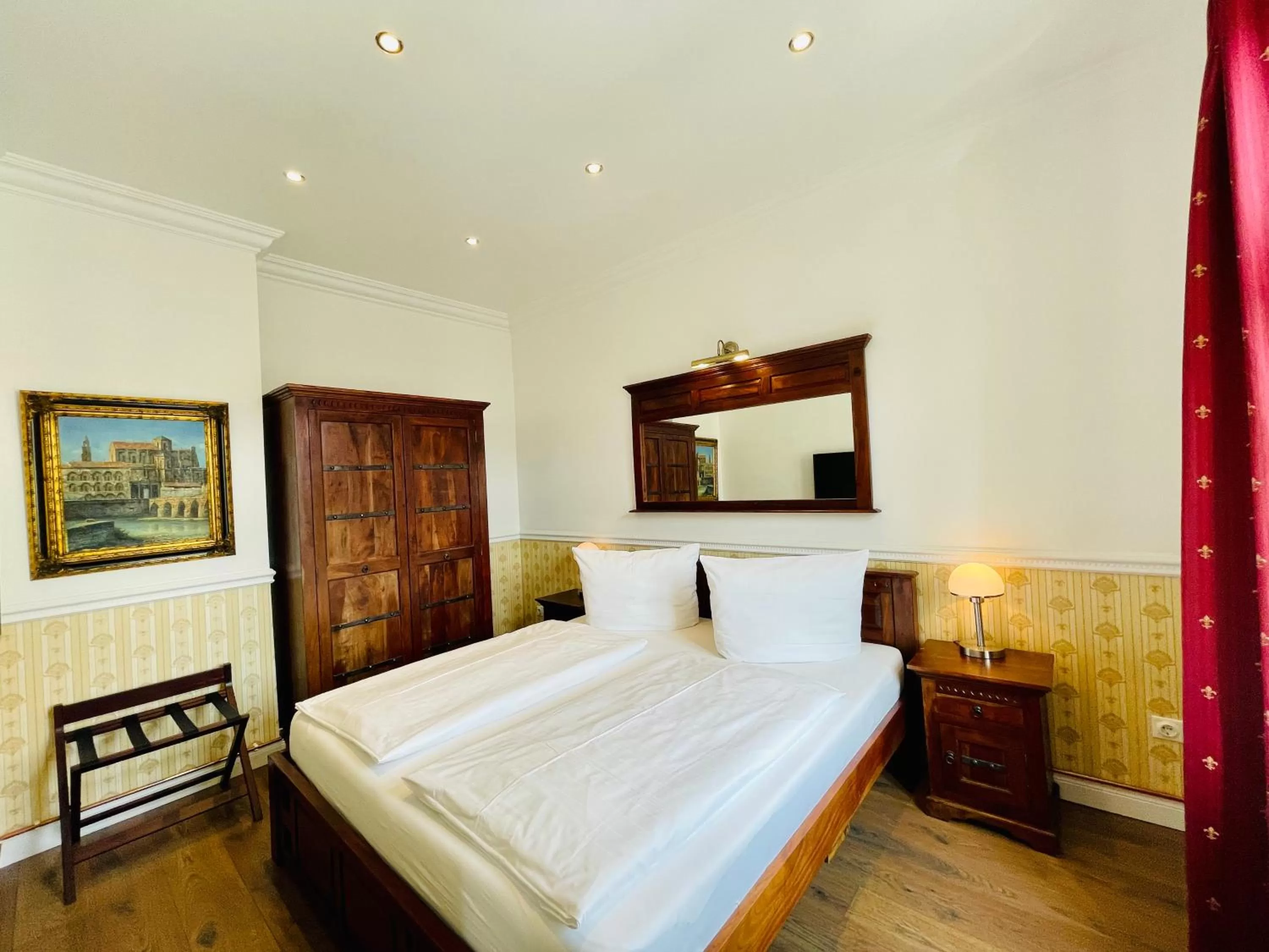 Photo of the whole room, Bed in Garden Living - Boutique Hotel