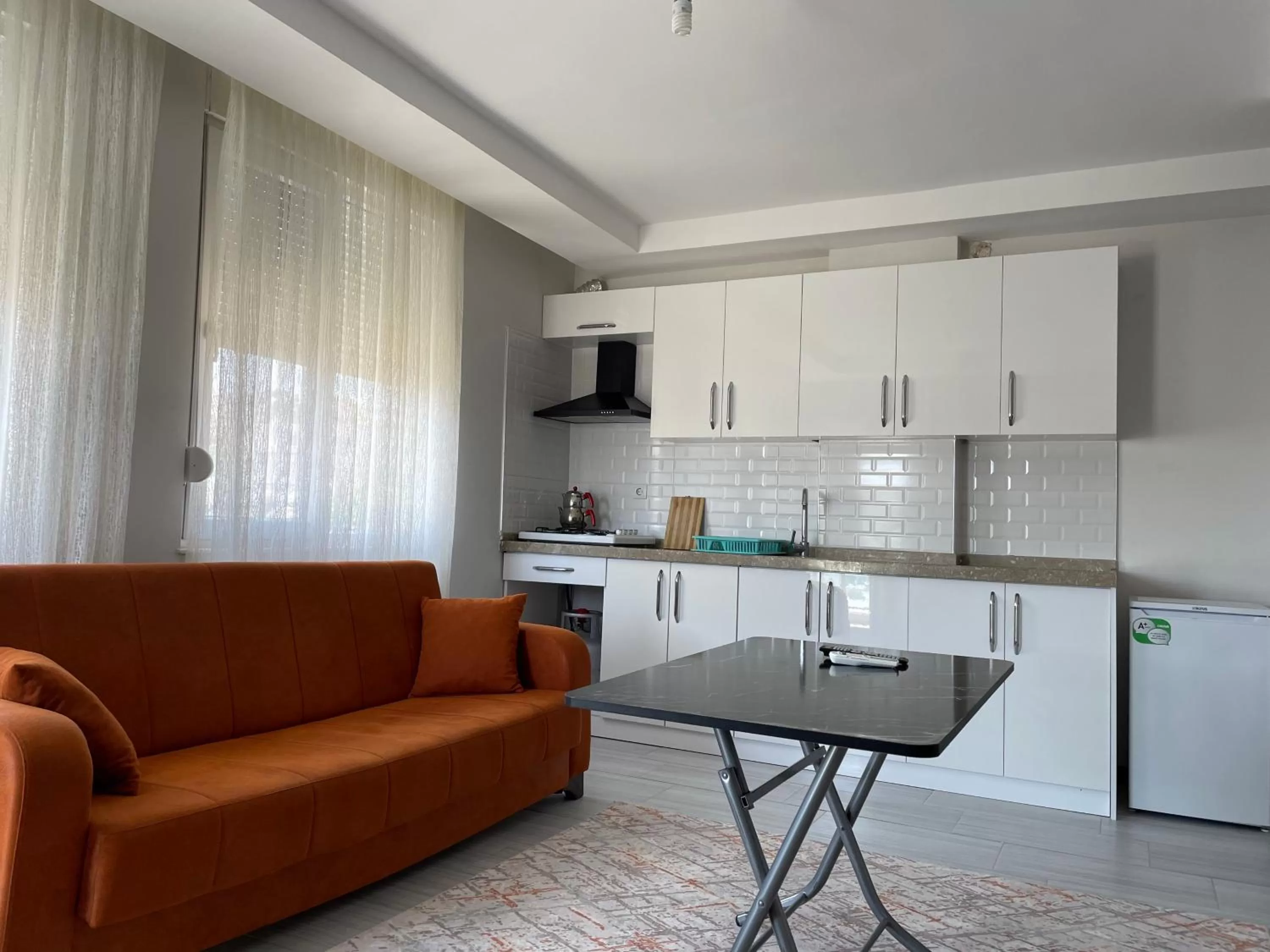 Kitchen/Kitchenette in Mina Suit Apart