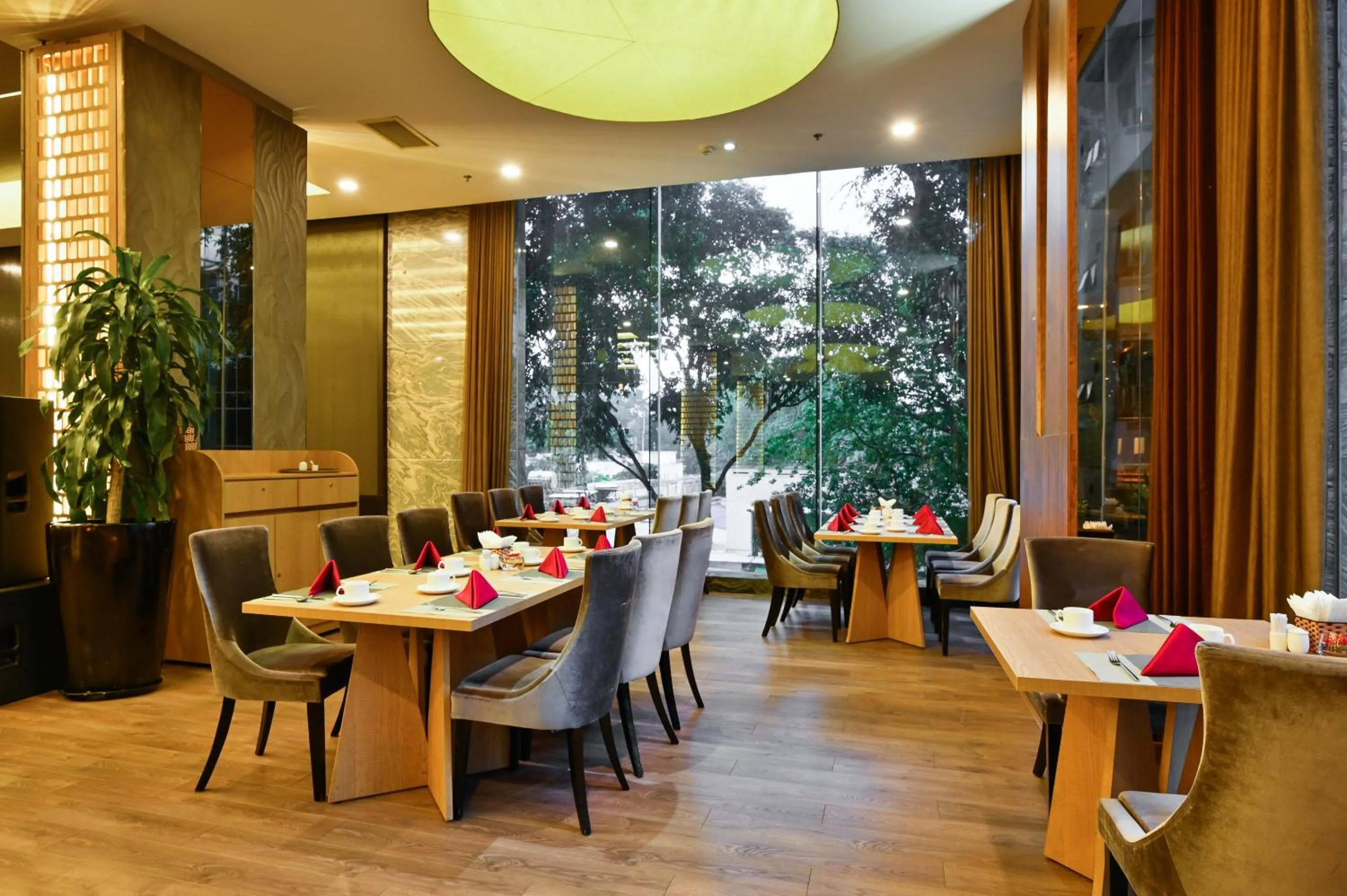 Restaurant/places to eat in Muong Thanh Grand Saigon Centre Hotel