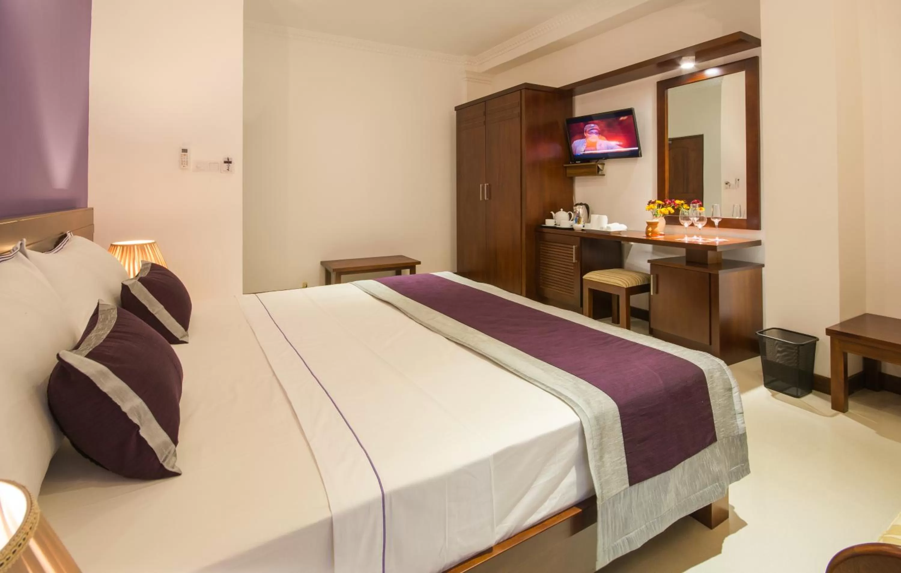 TV and multimedia, Bed in Ceyloni City Hotel
