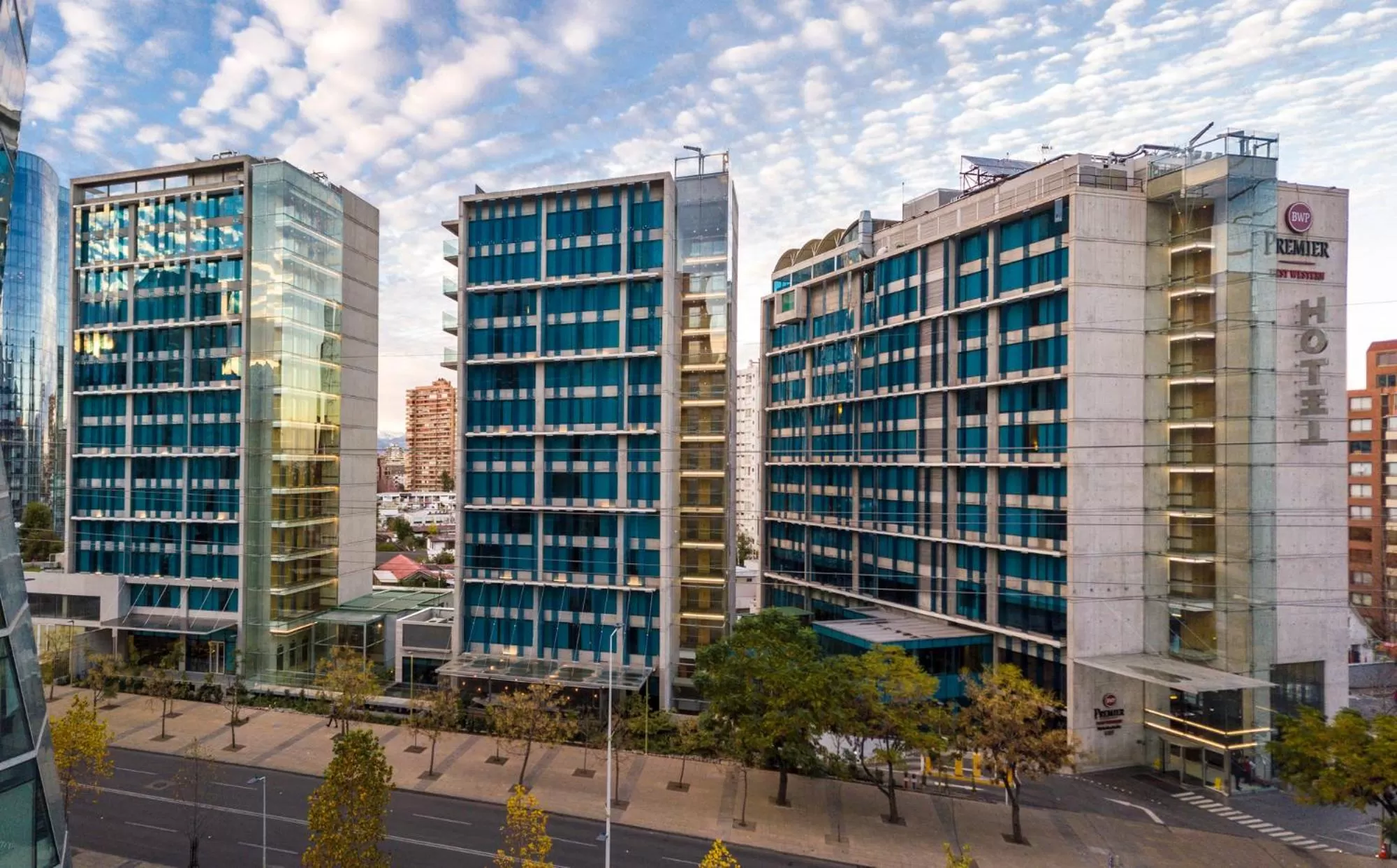 Property building in Best Western Premier Marina Las Condes