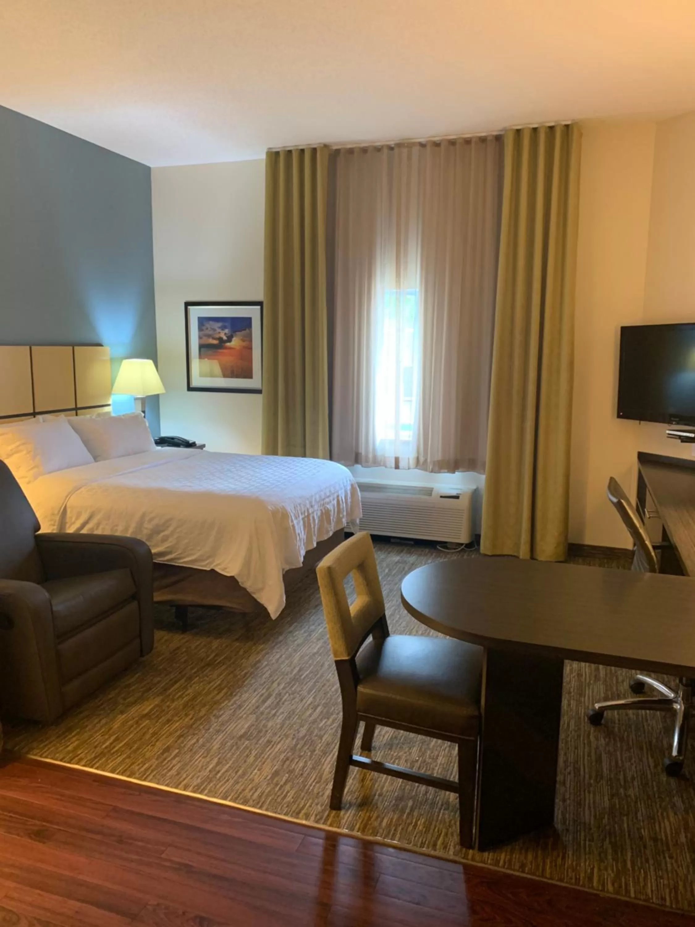 Bedroom, Bed in Candlewood Suites Fargo-North Dakota State University by IHG