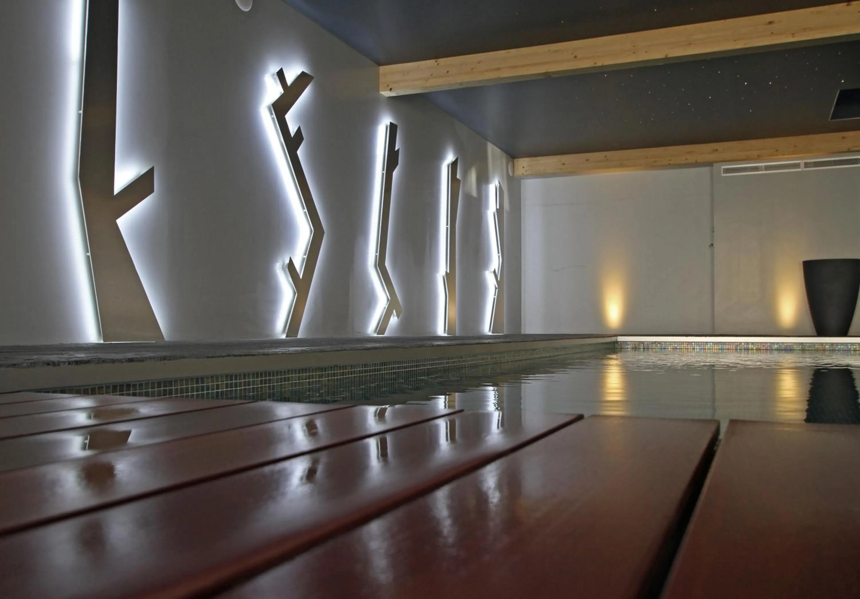 Swimming pool in LE M HOTEL & SPA HONFLEUR