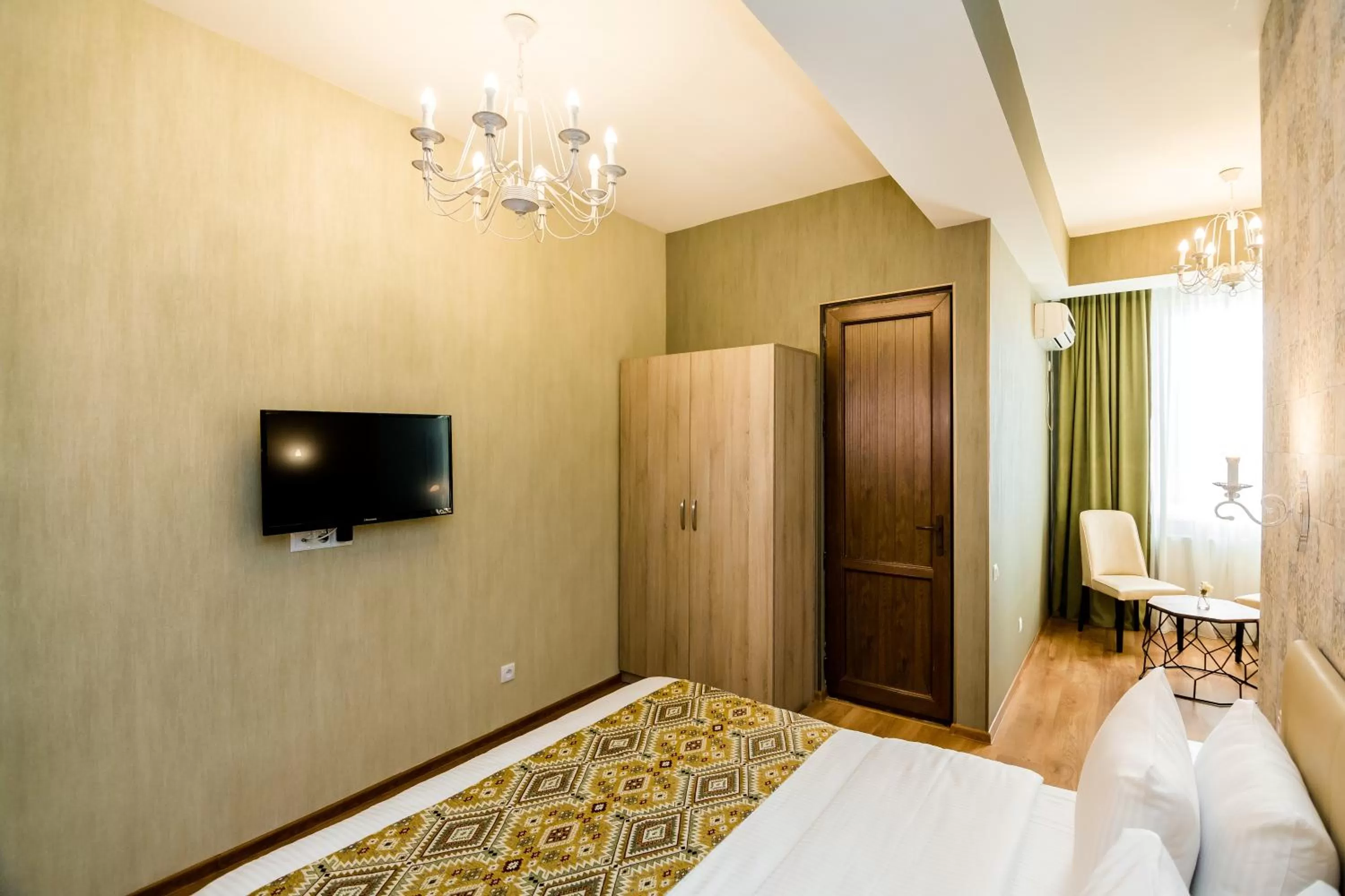 Photo of the whole room, Bed in Hotel Diamond