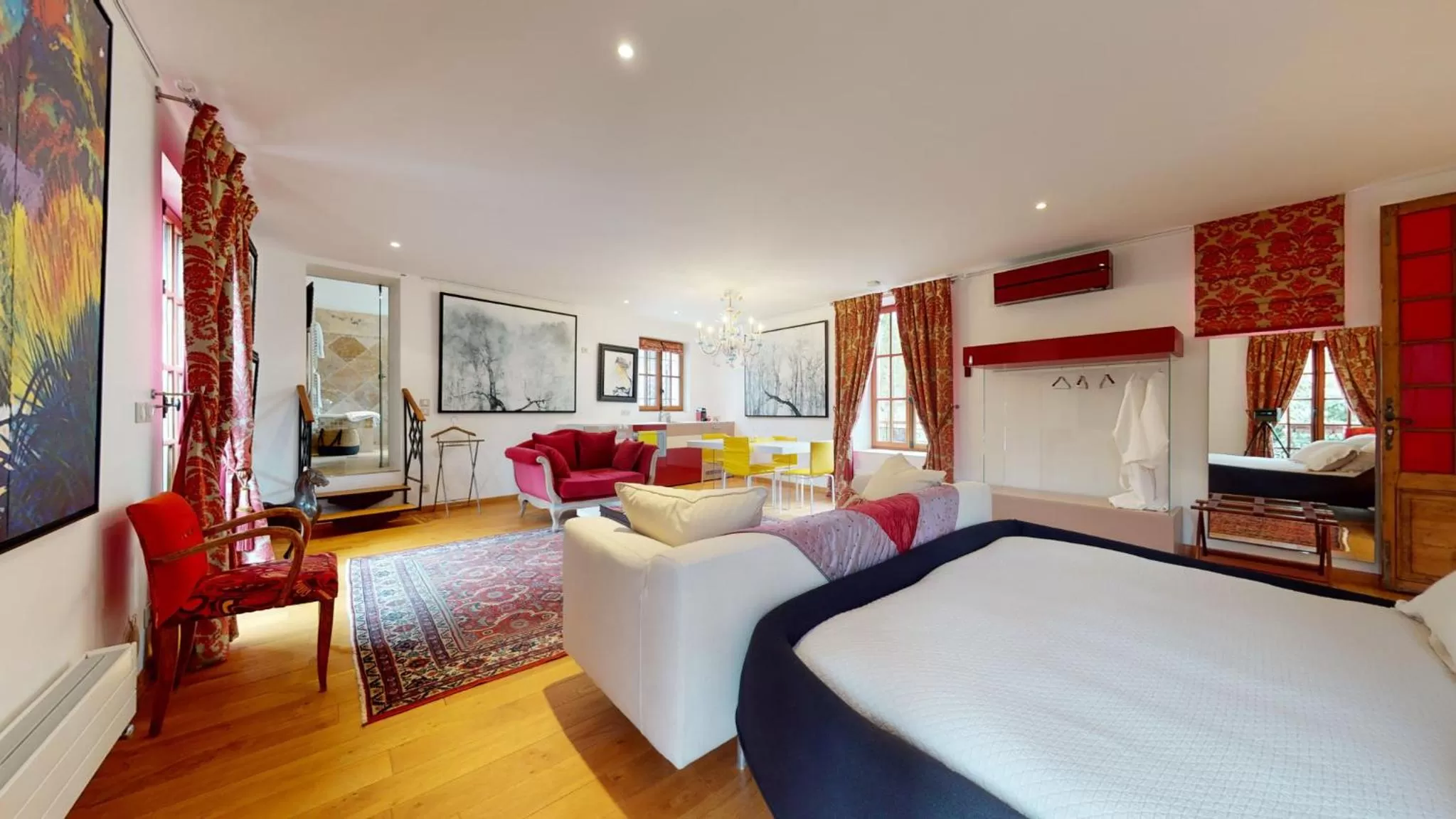 Bed in Besharat Gallery & Museum