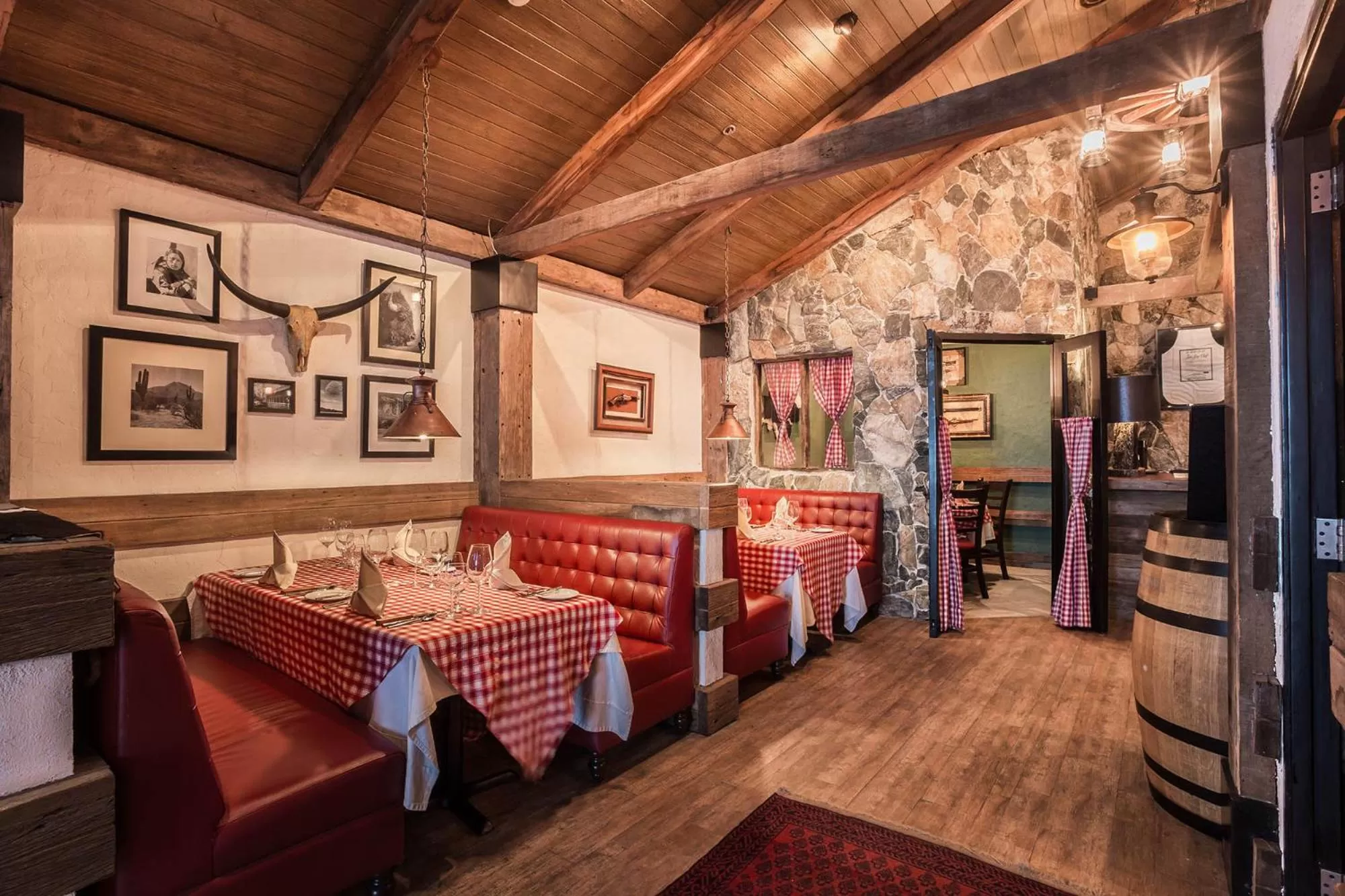 Restaurant/places to eat in The Alpha Suites