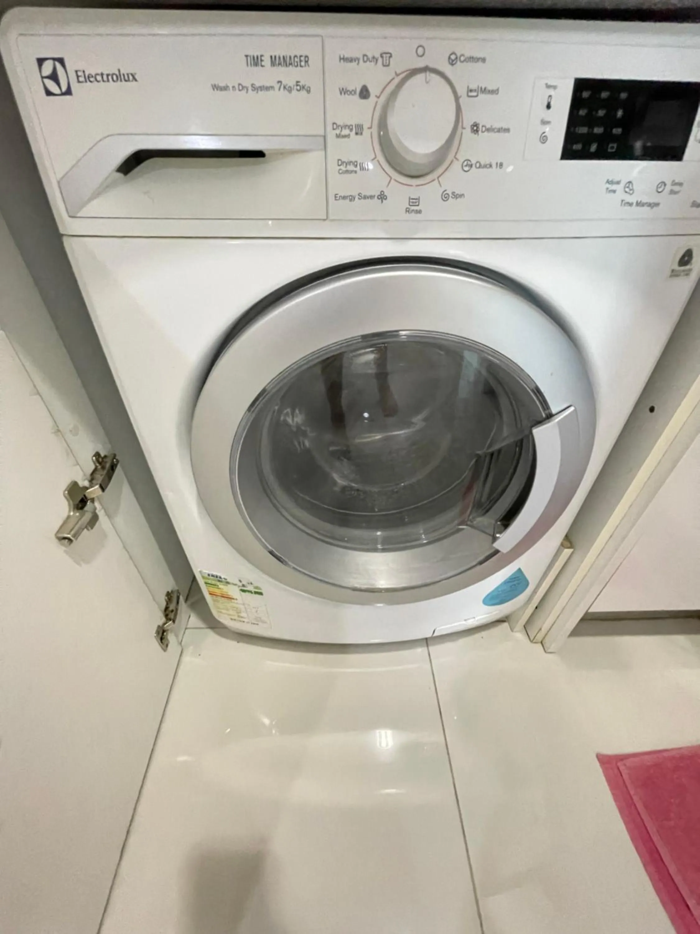 Kitchen or kitchenette, Kitchen/Kitchenette in Mercu Summer Suite KLCC @ Penguin Homes