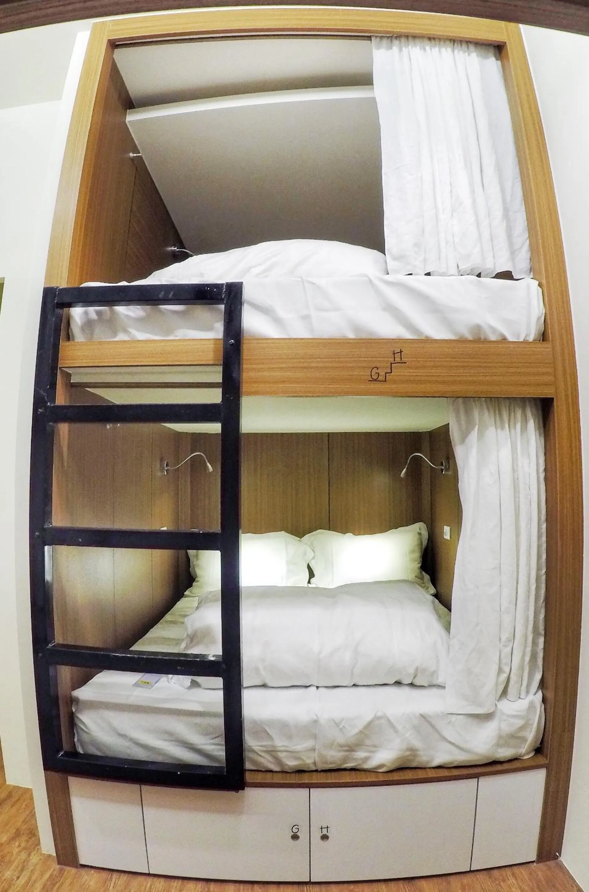 Photo of the whole room, Bed in Master Chitow Hostel