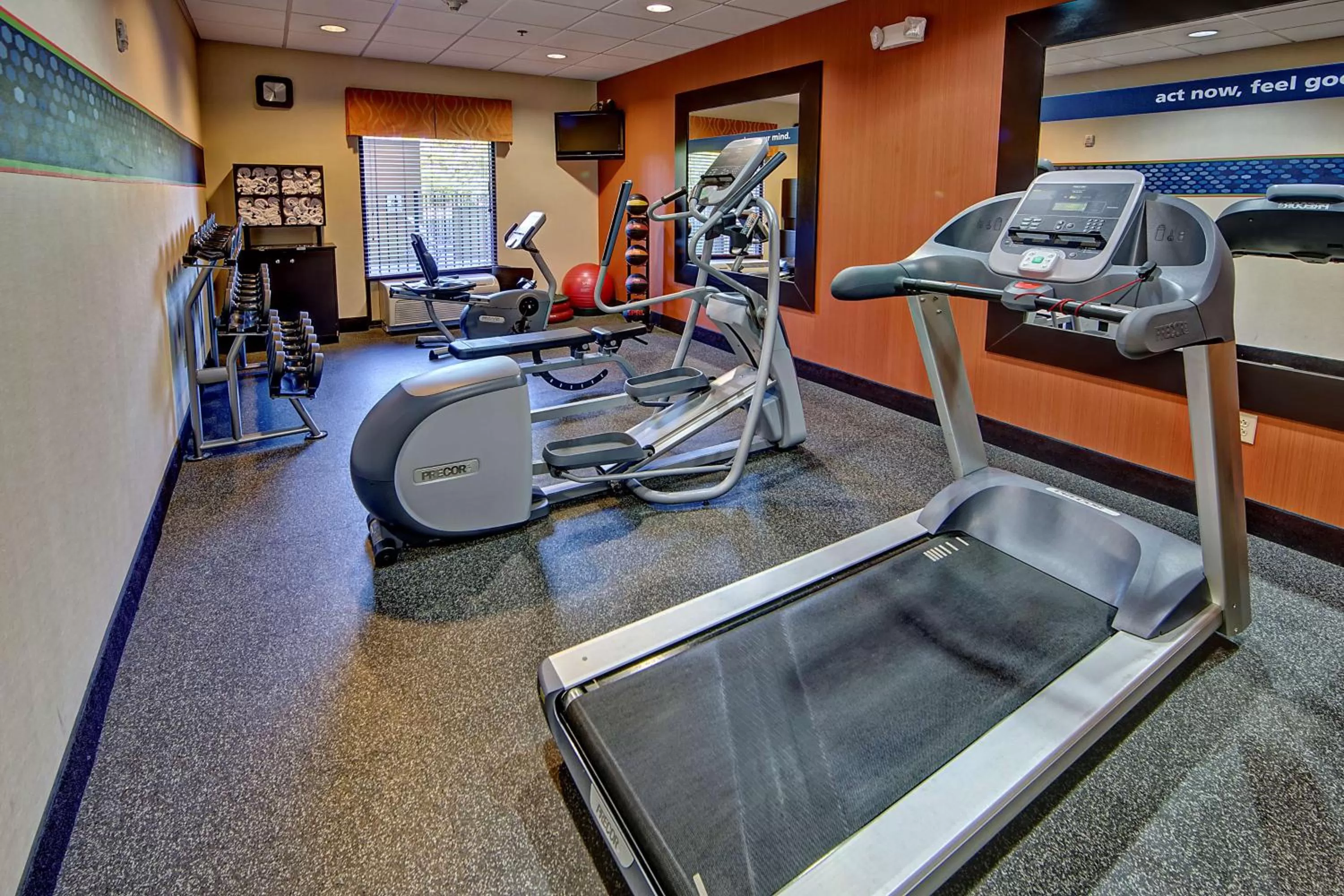 Fitness centre/facilities in Hampton Inn Crossville