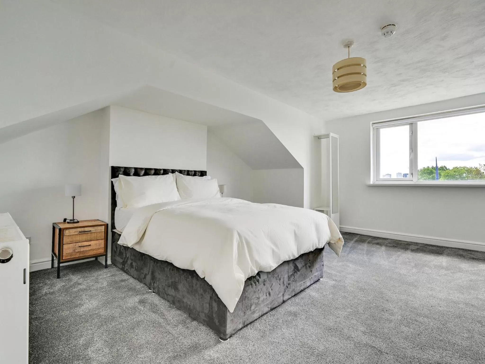 Photo of the whole room in Albert View Rooms