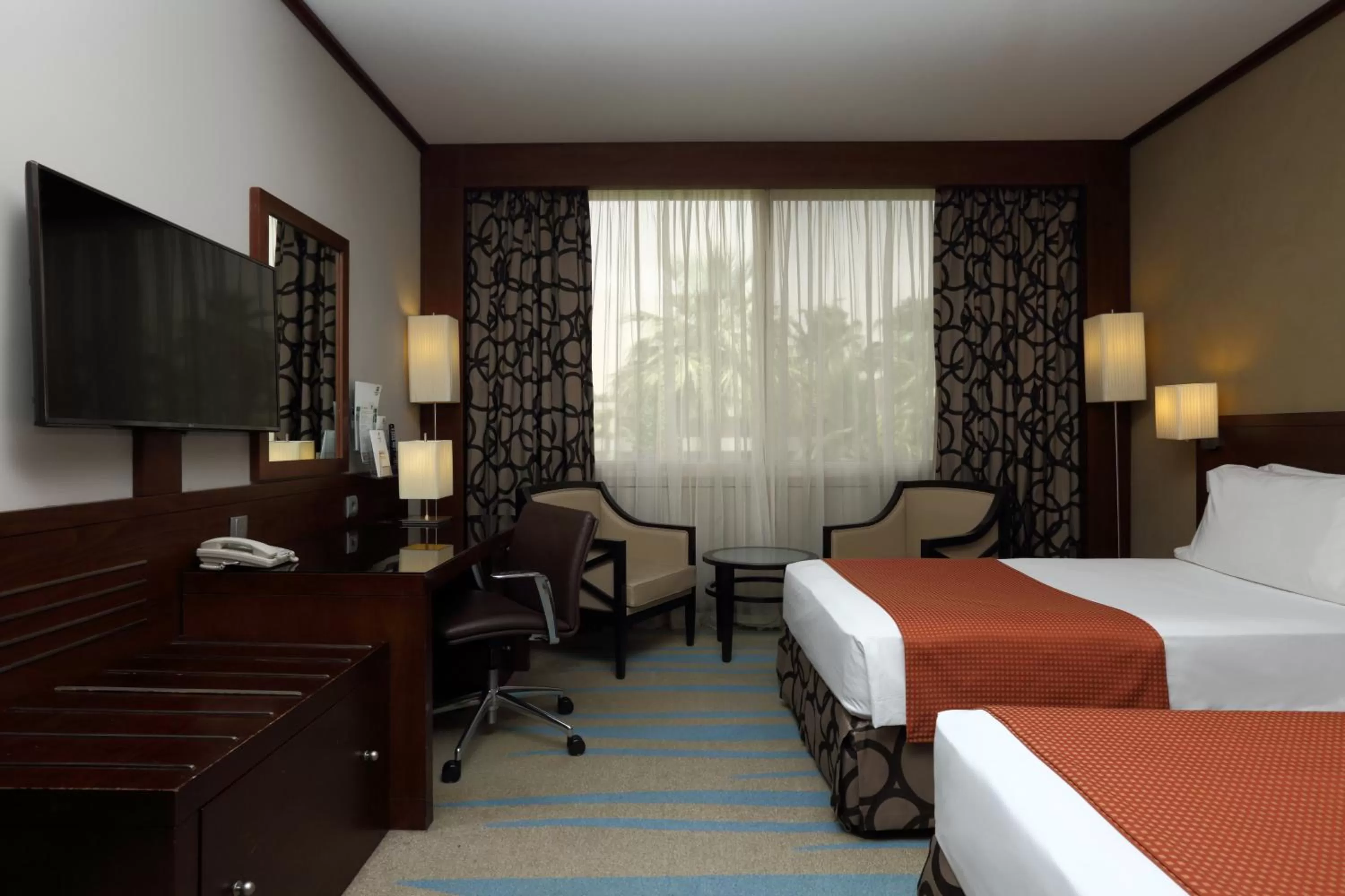 Photo of the whole room, Bed in Holiday Inn Riyadh Izdihar by IHG