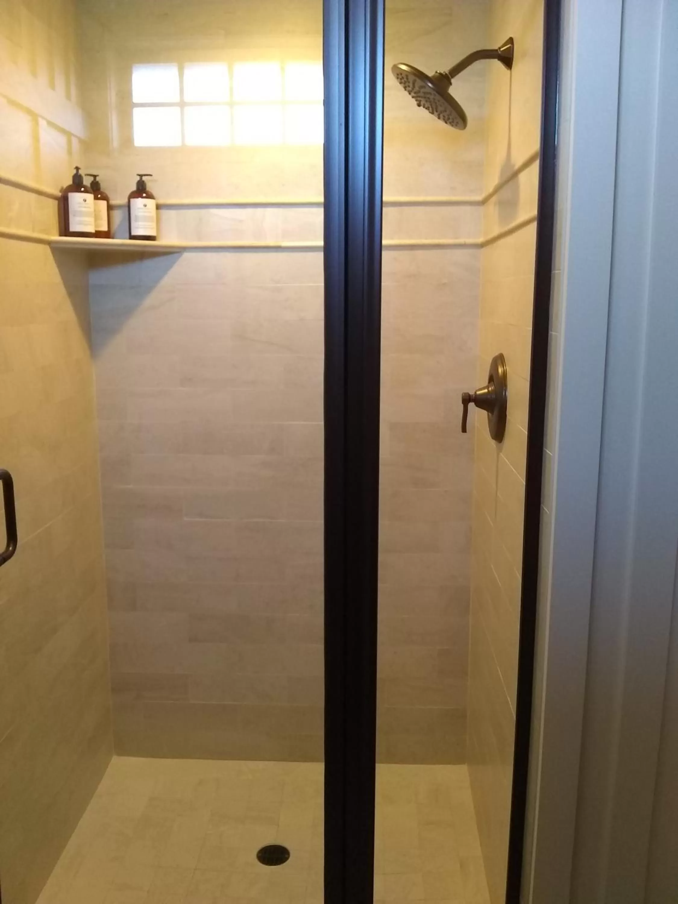 Bathroom in Noyo Harbor Inn